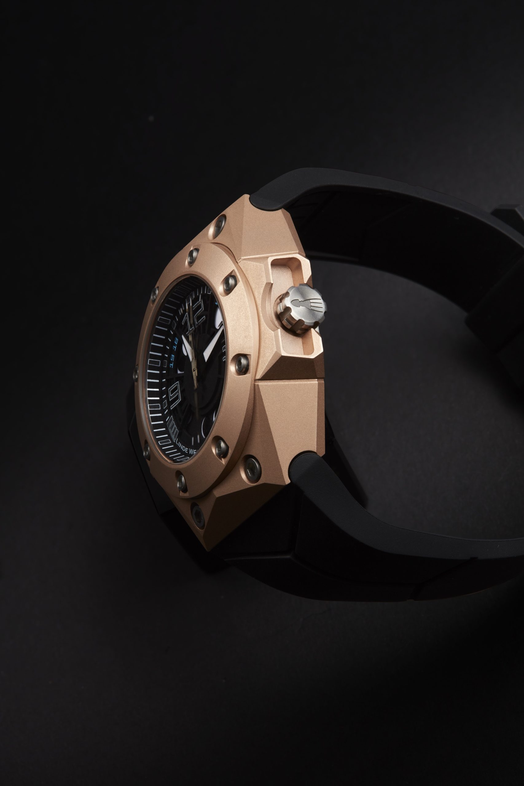 Linde Werdelin Oktopus Moon Gold Black Ink - View 3
