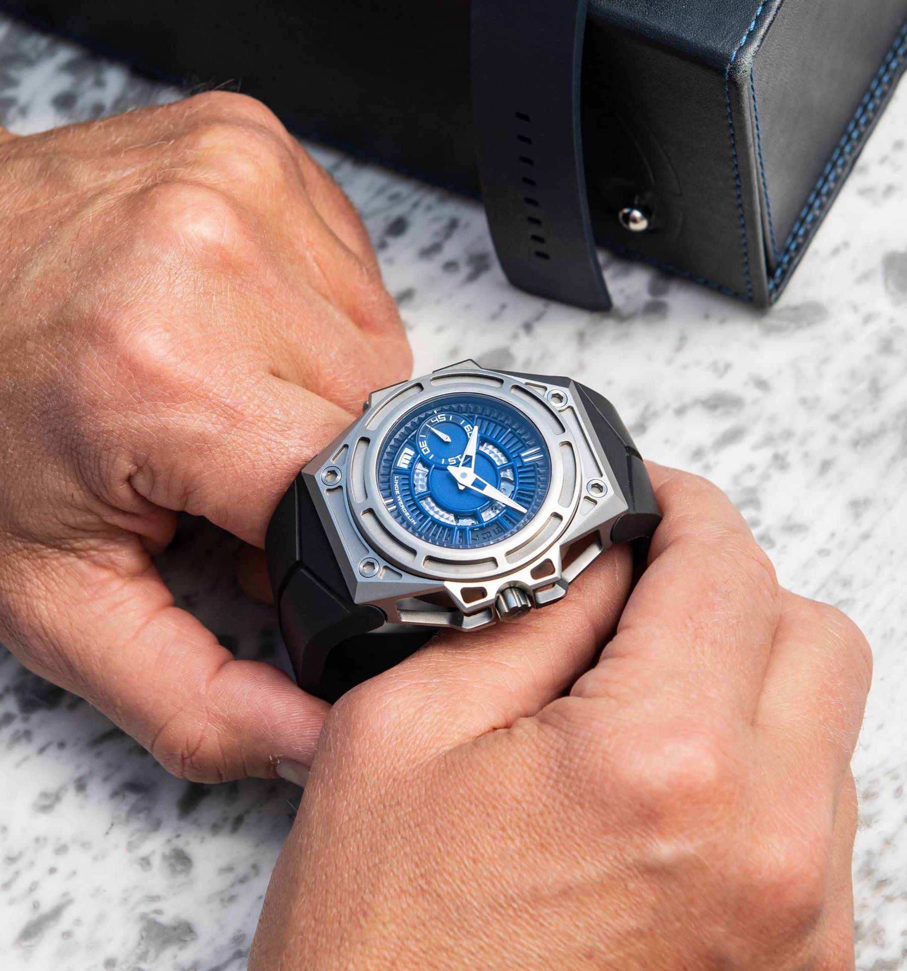 Linde Werdelin Spidolite Nord - View 2