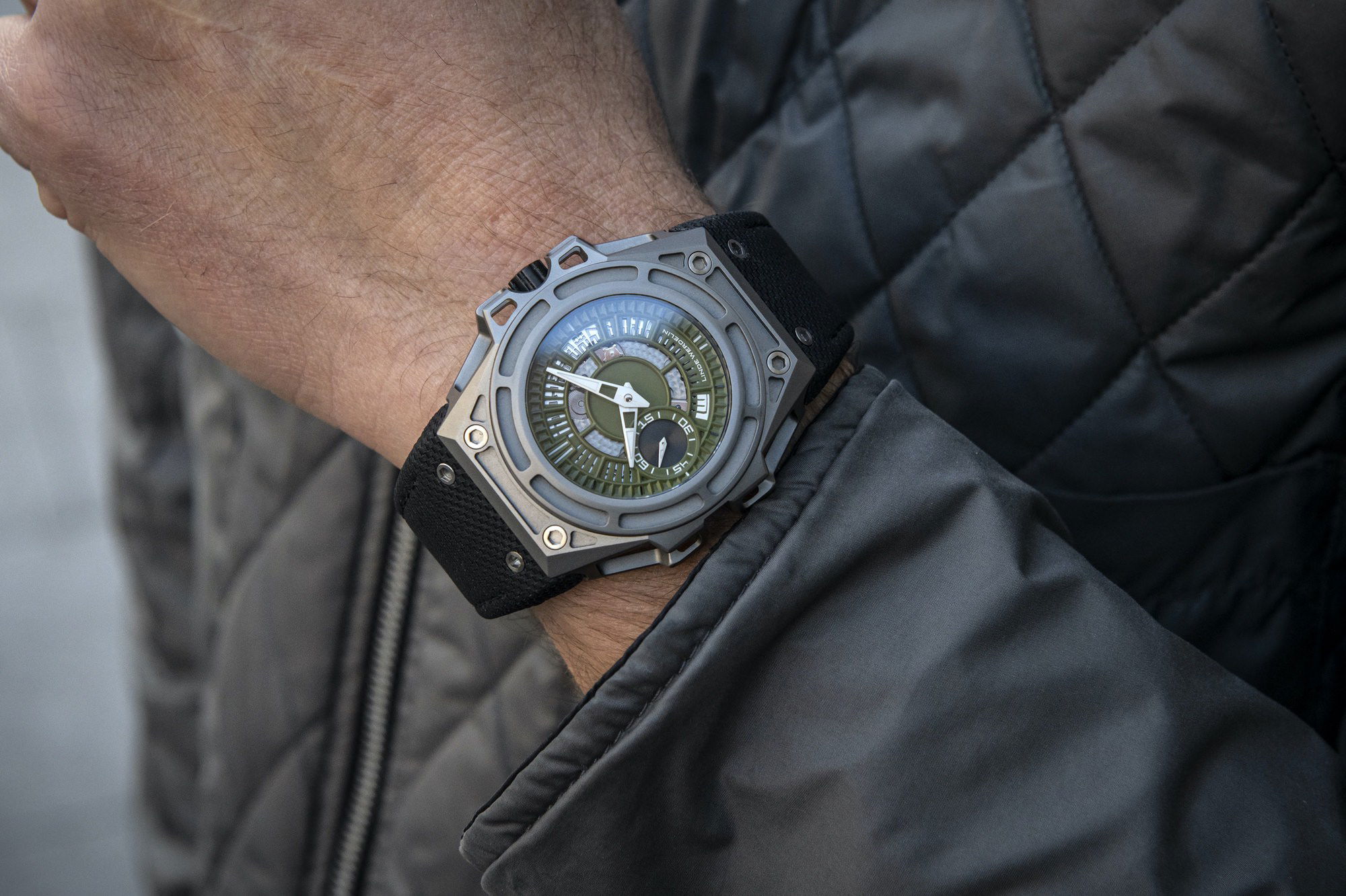 Linde Werdelin Spidolite Titanium Summit Green - View 3