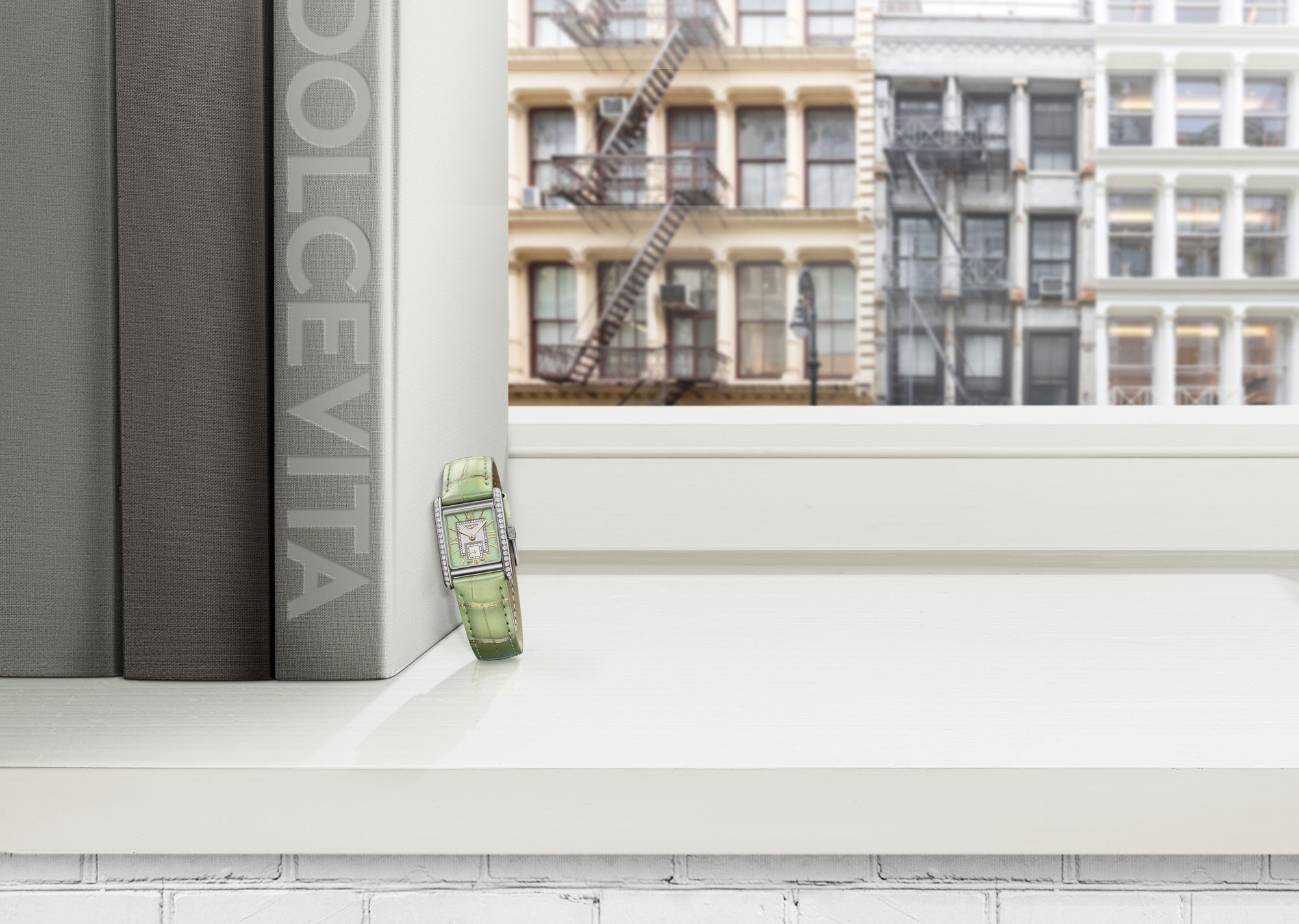 Longines Mini DolceVita Mint Green - View 3