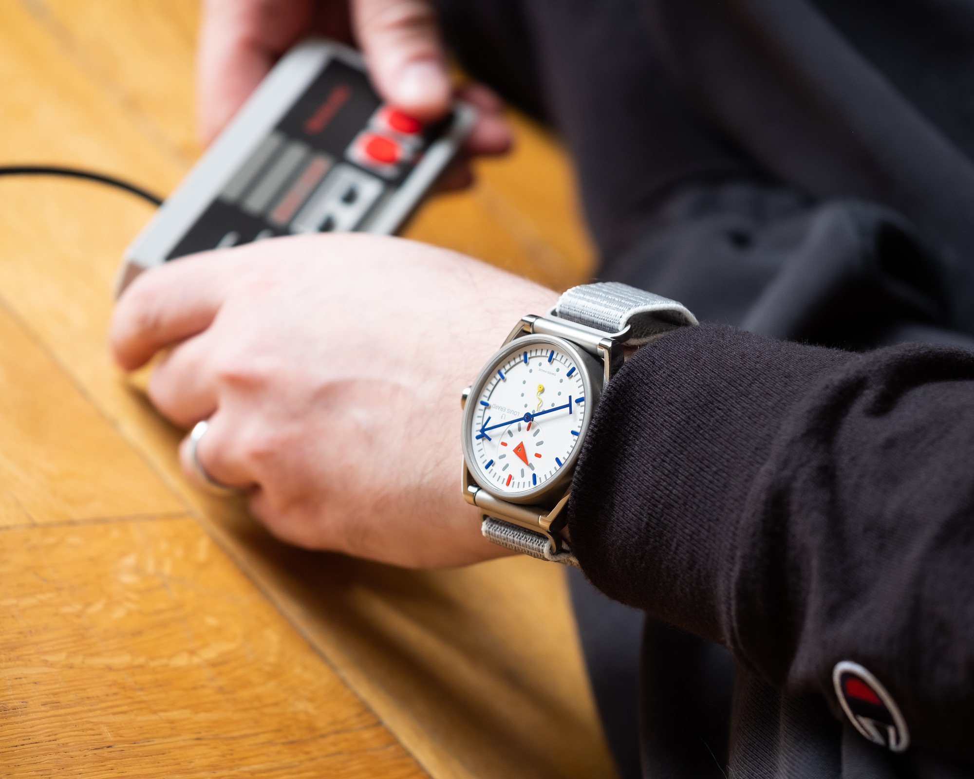 Louis Erard Excellence Le Régulateur Louis Erard x Alain Silberstein Blanc - View 3