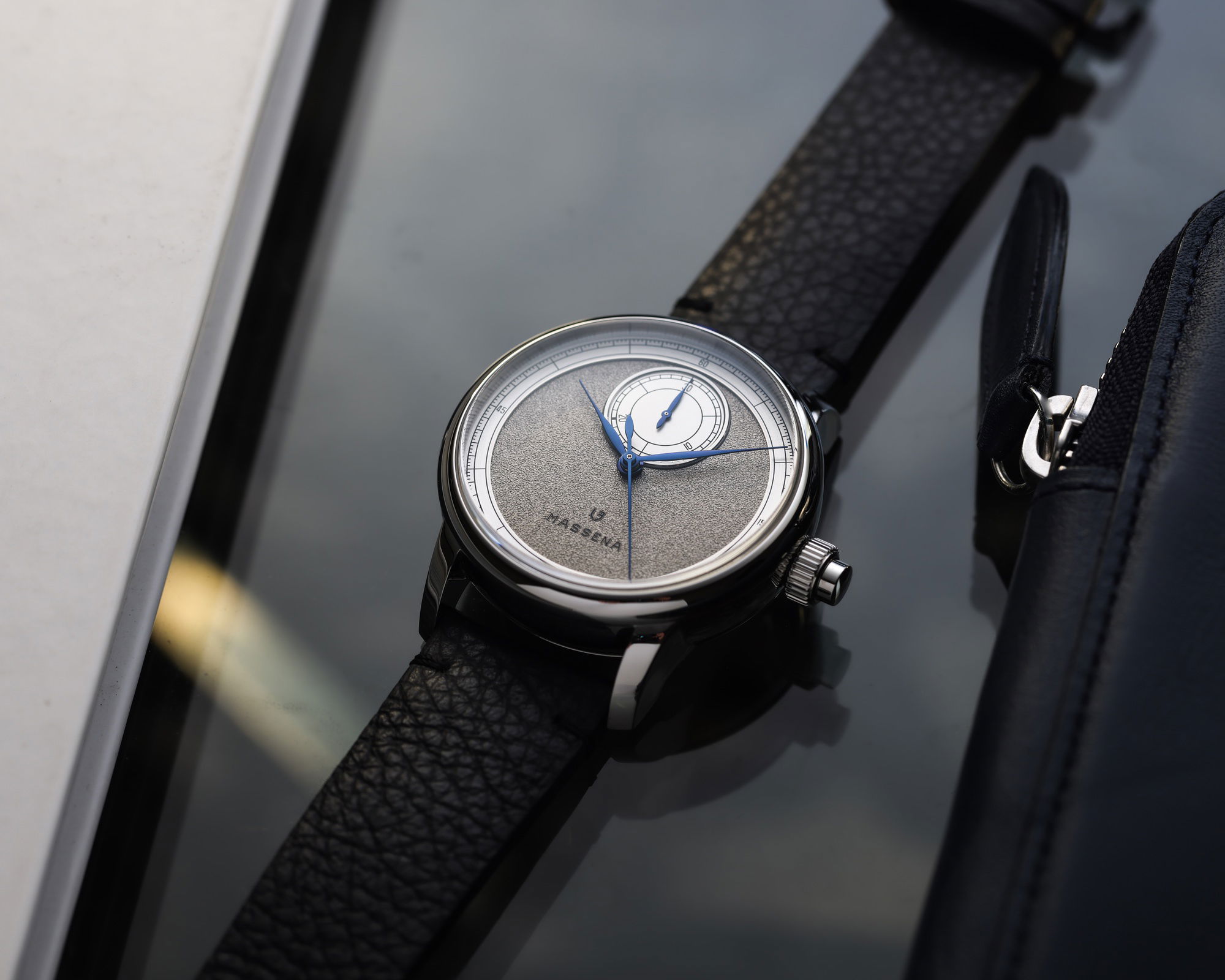 Louis Erard Excellence Le Chronographe Monopoussoir Louis Erard x Massena LAB Silver - View 3