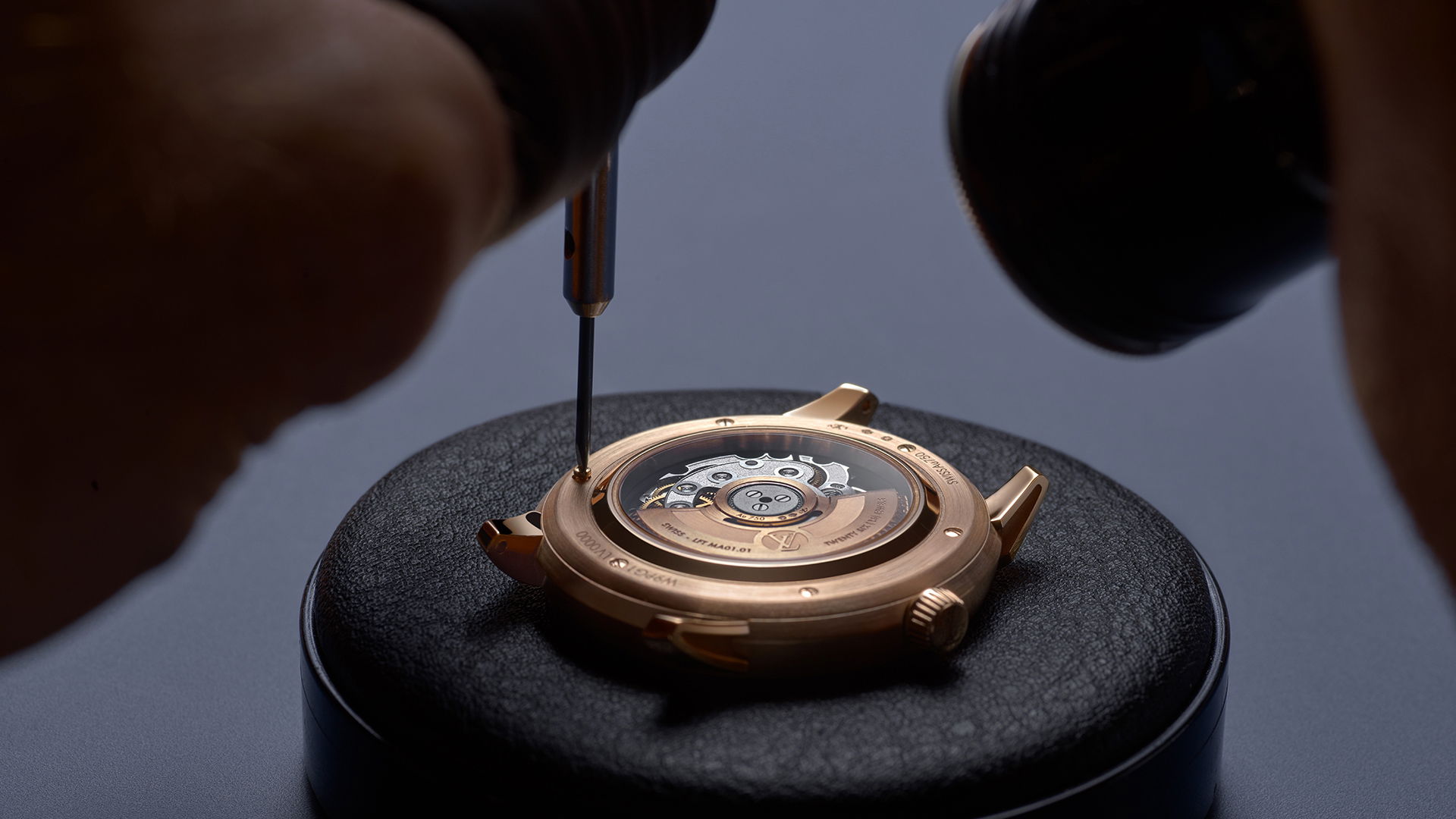 Louis Vuitton Tambour Convergence Pink Gold - View 2