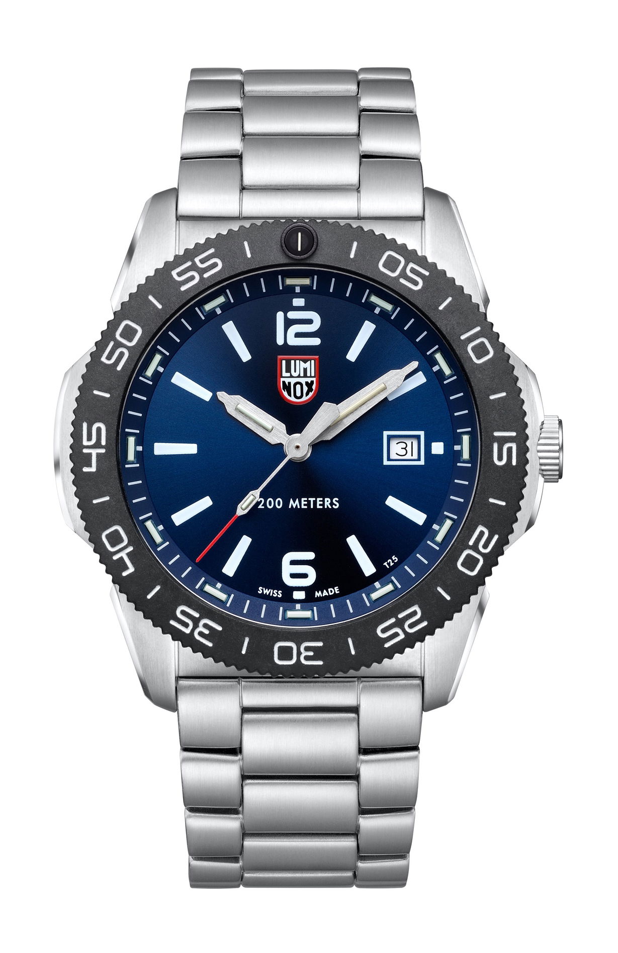 Luminox Pacific Diver 3120 Series luxury timepiece - detailed view