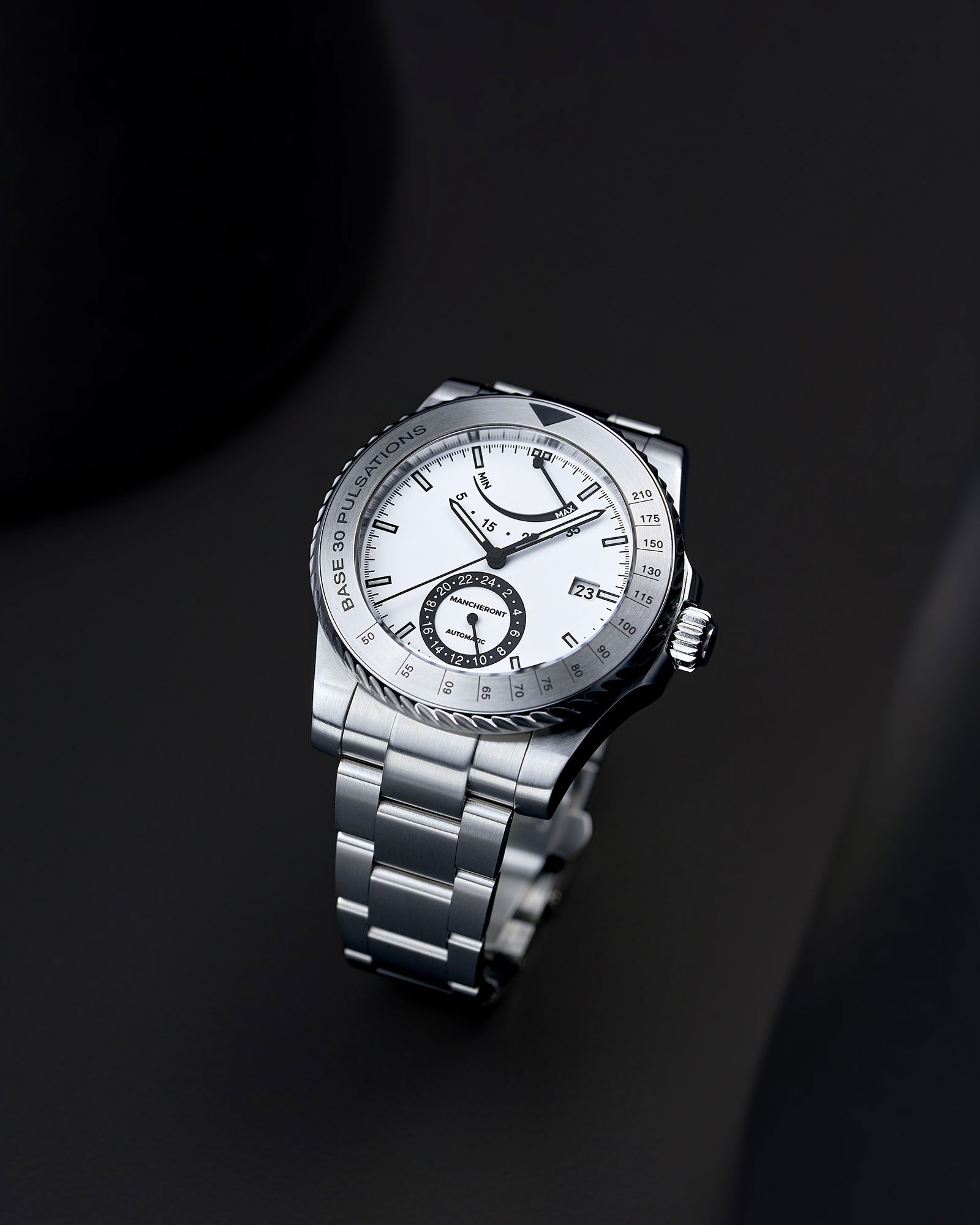 Mancheront Pacer White - View 3