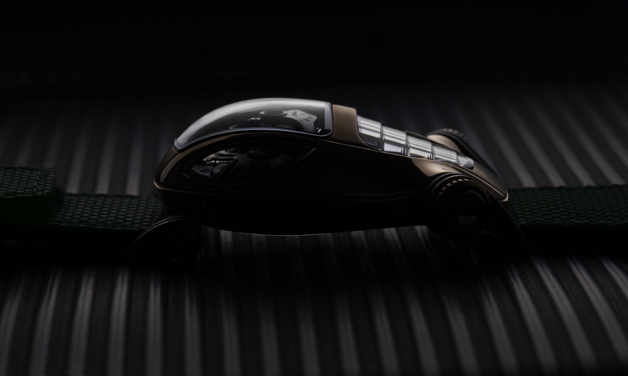 MB&F Bvlgari x MB&F Serpenti Rose Gold - View 3