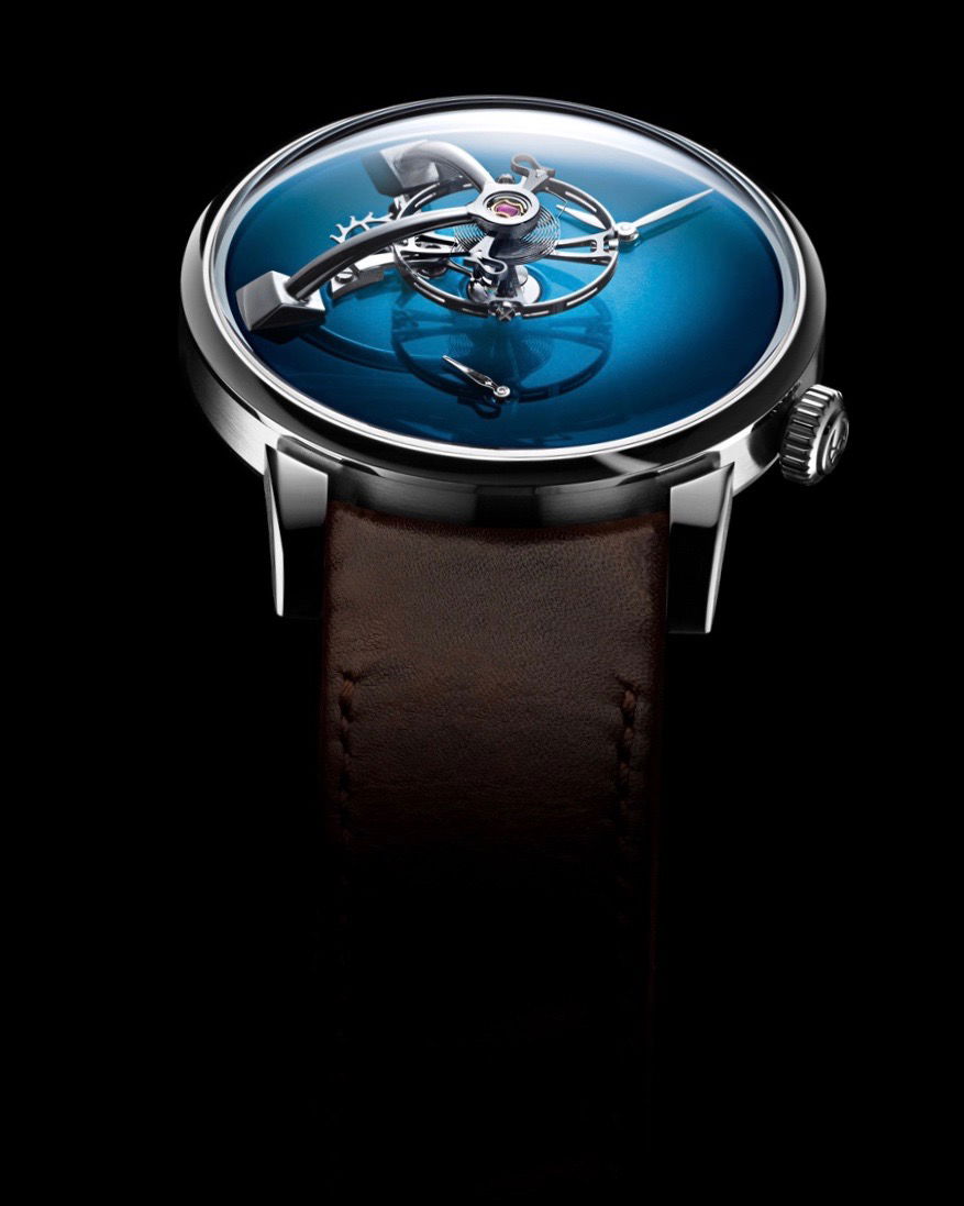 MB&F LM101 MB&F x H. Moser Funky Blue luxury timepiece - detailed view