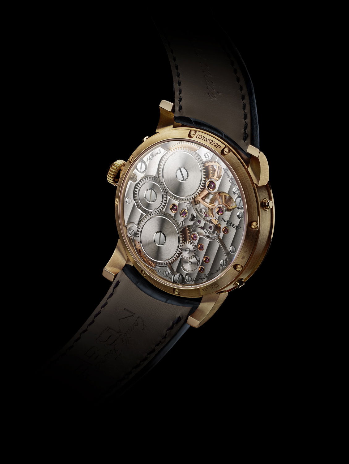 MB&F LM Perpetual Yellow Gold - View 2