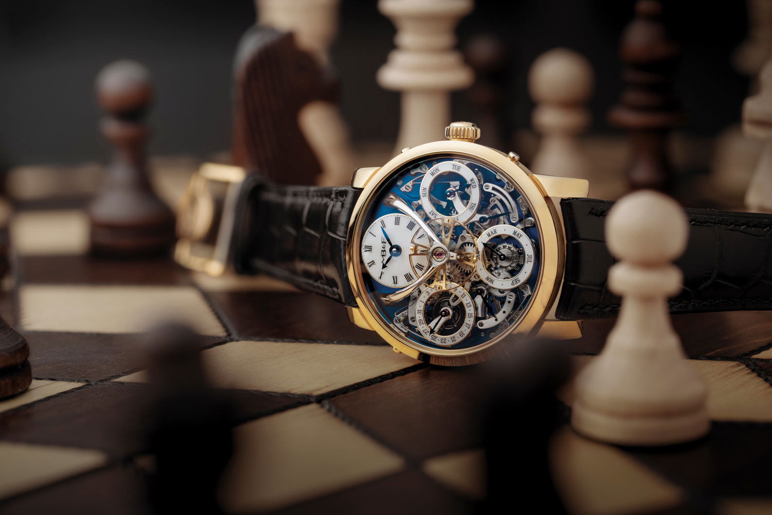 MB&F LM Perpetual Yellow Gold - View 3