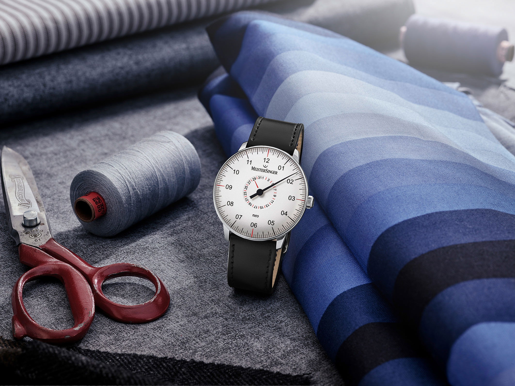MeisterSinger Neo Pointer Date - View 2