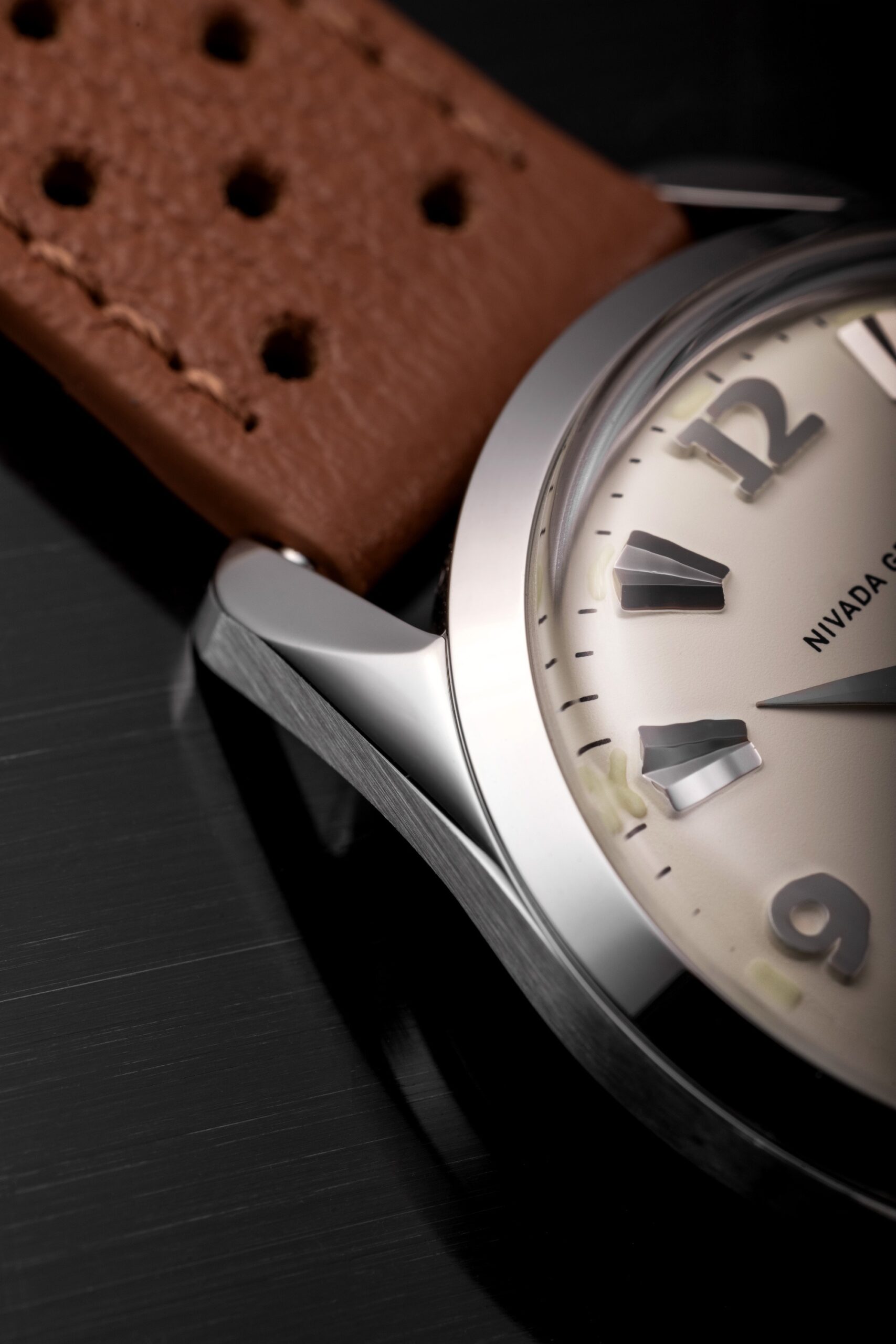 Nivada Grenchen Antarctic 35 Eggshell White - View 3