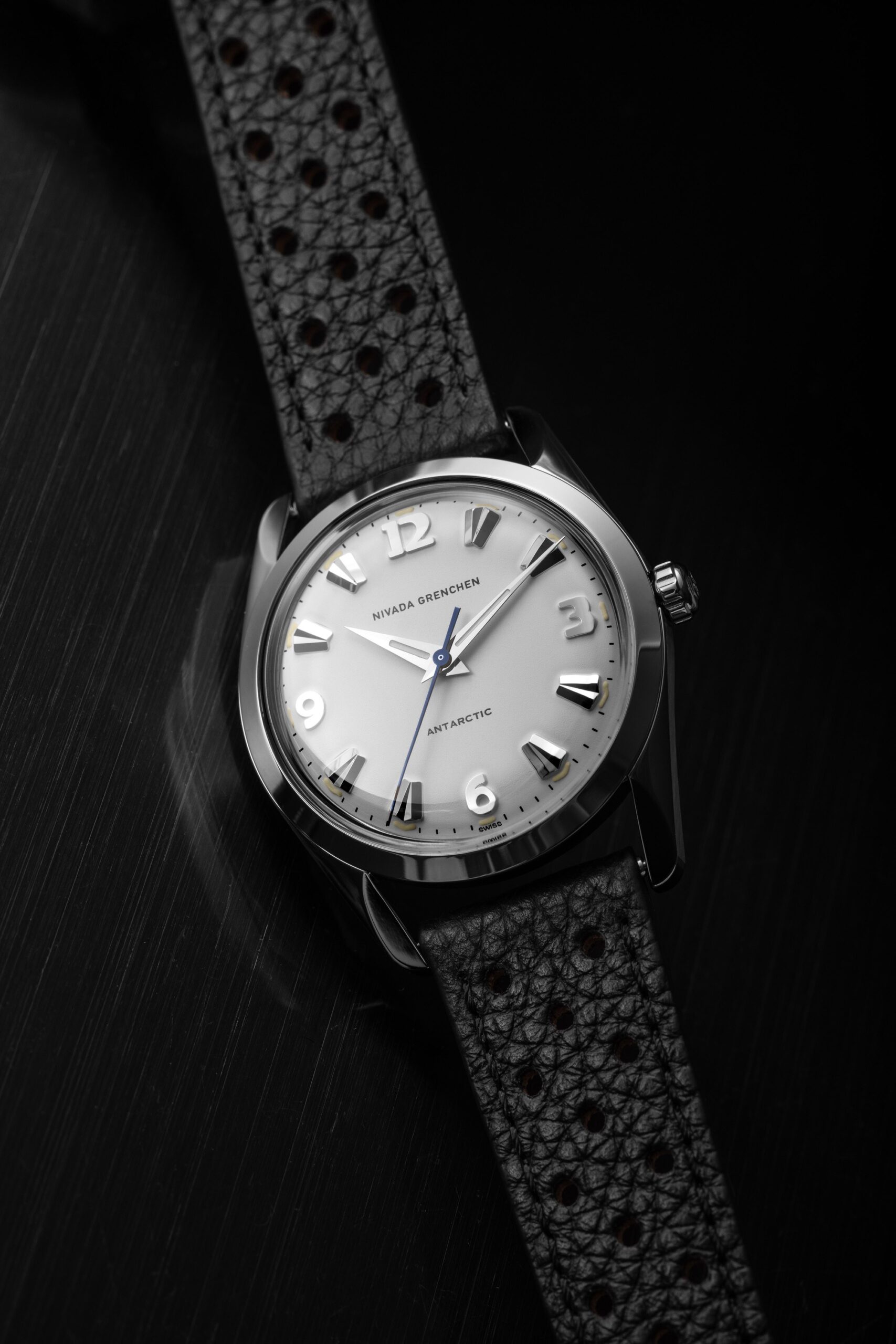 Nivada Grenchen Antarctic 35 White & Beige - View 3