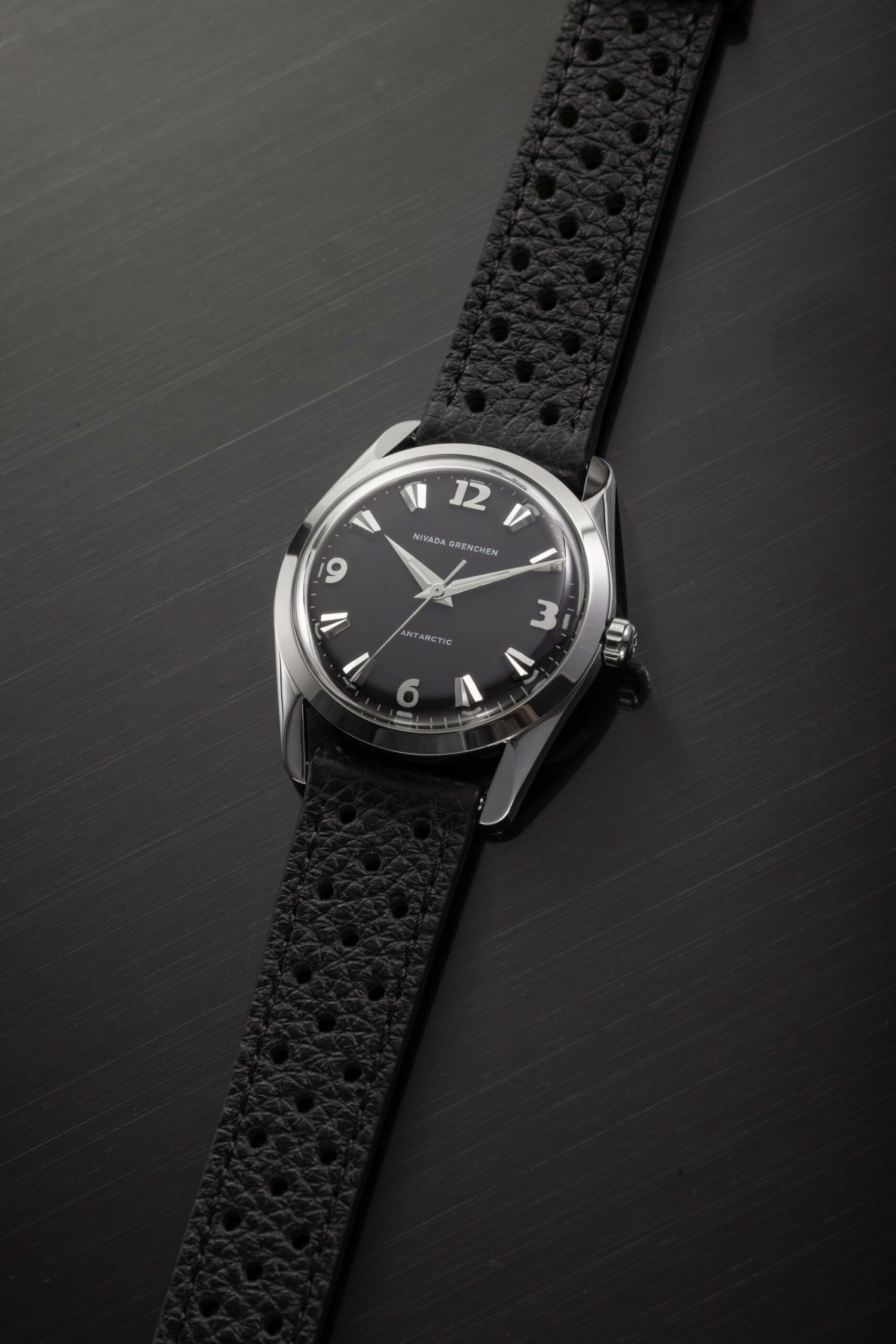 Nivada Grenchen Antarctic 35 Black & Gold - View 3