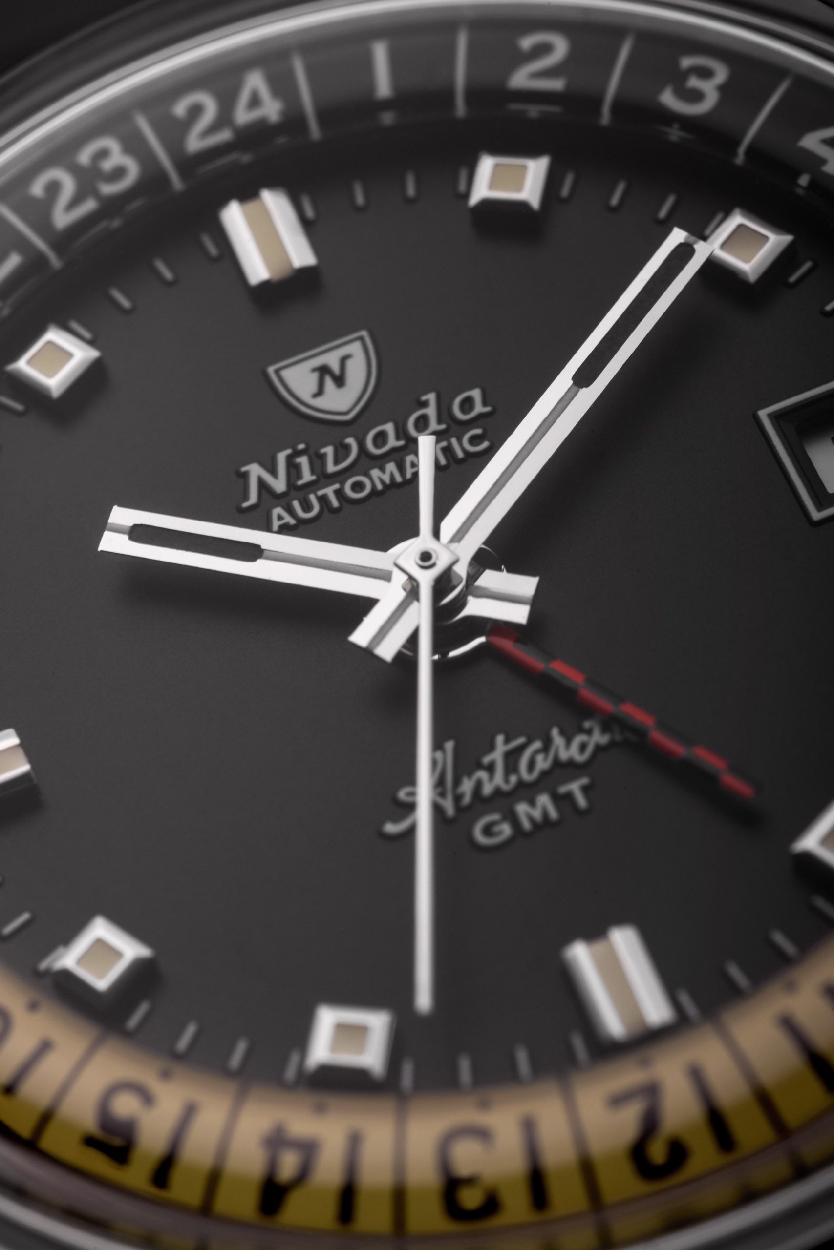 Nivada Grenchen Antarctic GMT - View 2