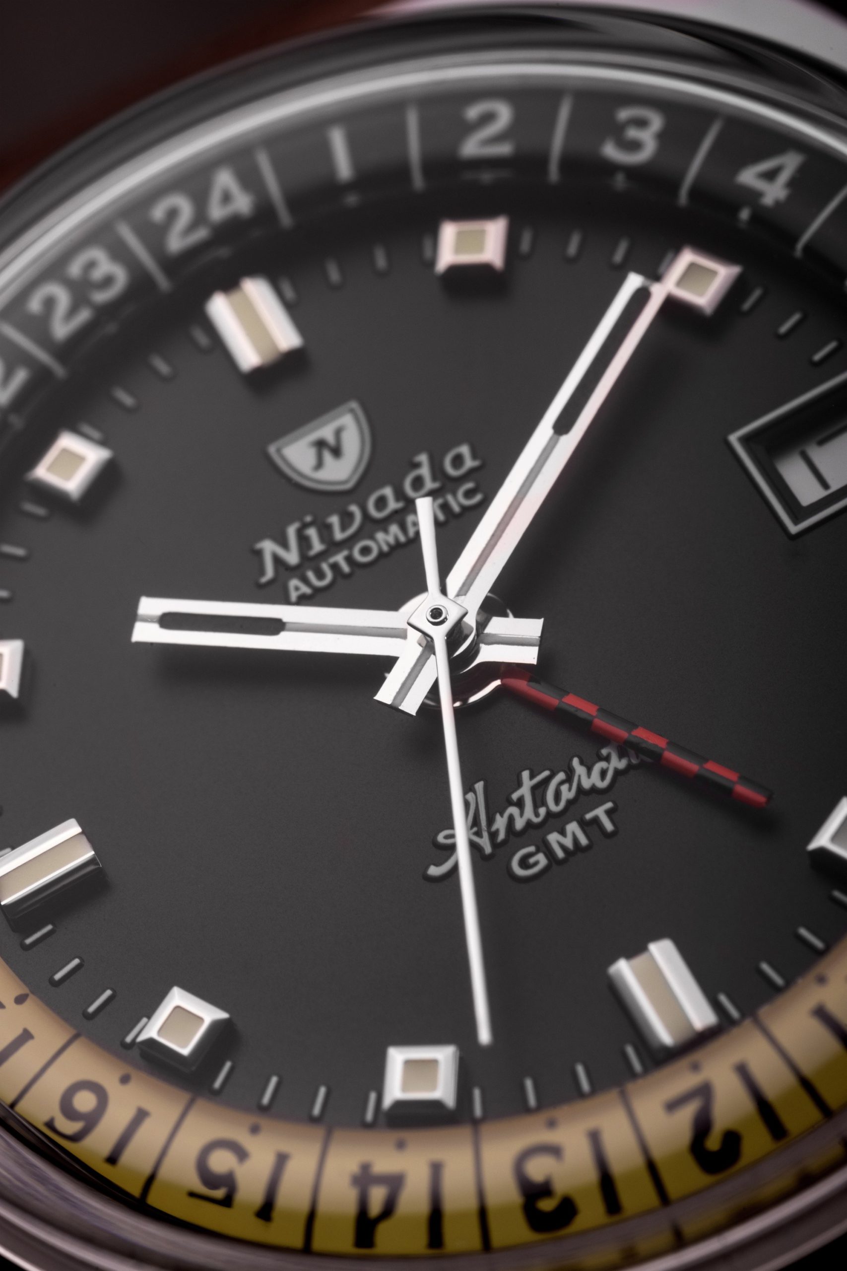 Nivada Grenchen Antarctic GMT - View 2