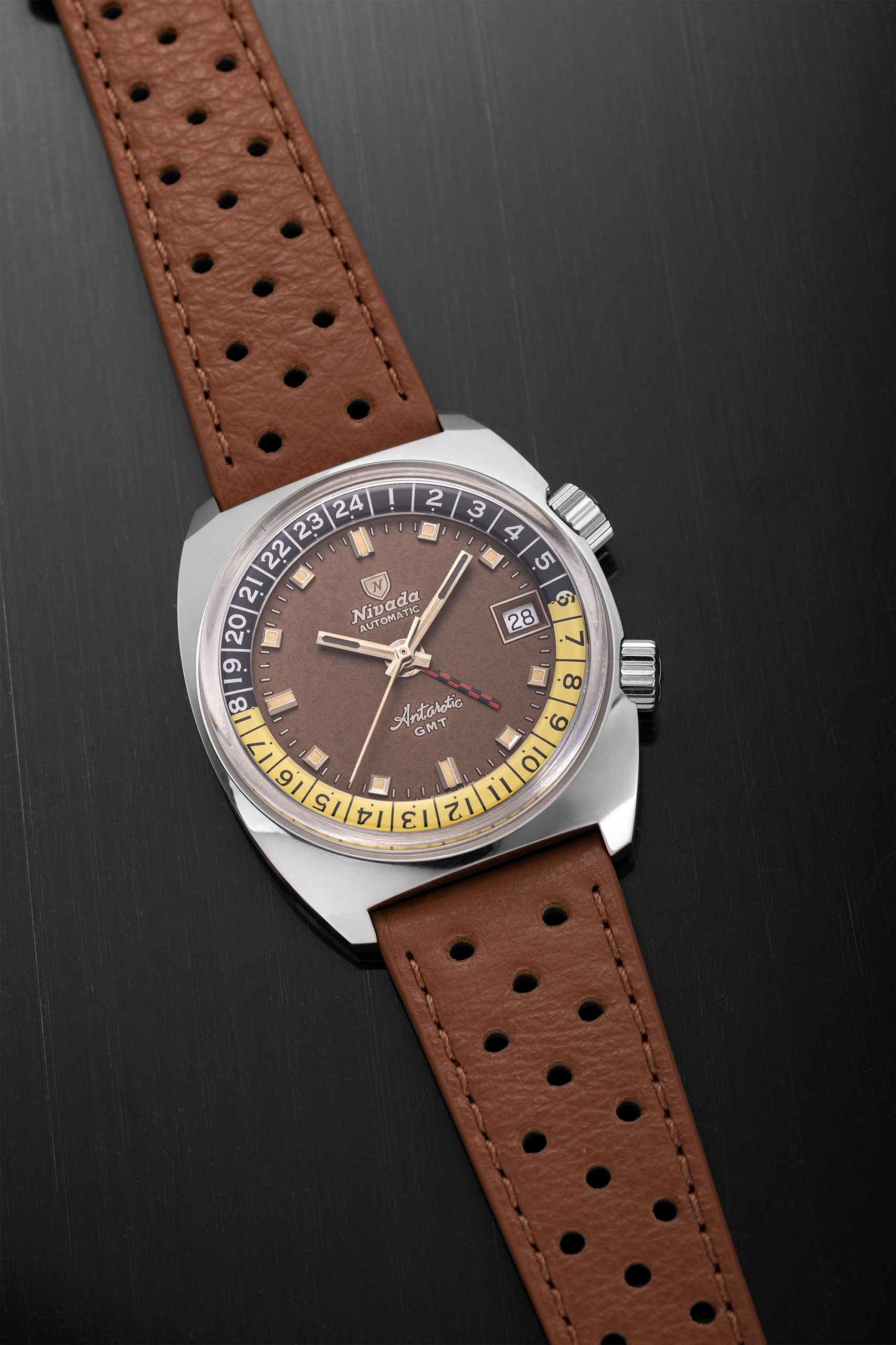 Nivada Grenchen Antarctic GMT Tropical - View 3
