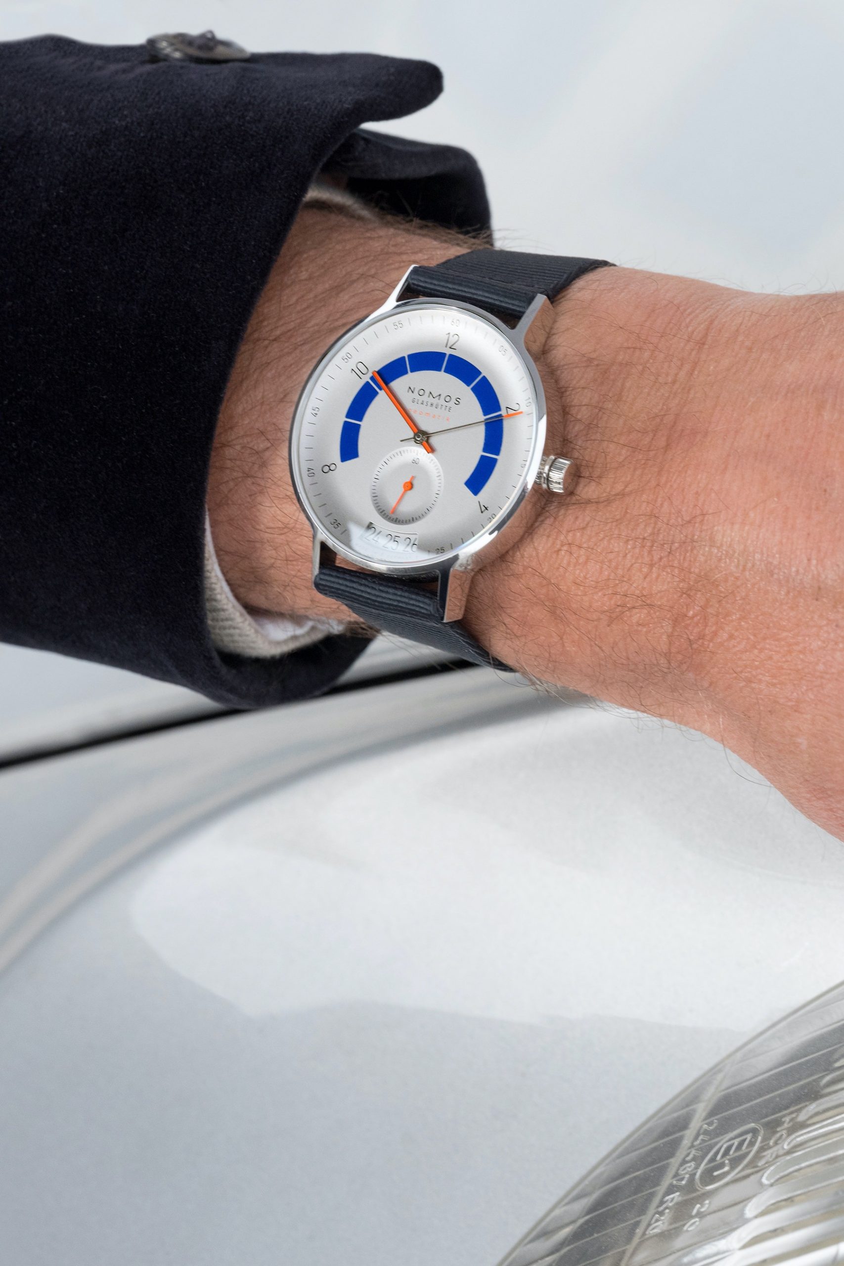 Nomos Glashütte Autobahn neomatik 41 date sports gray - View 2