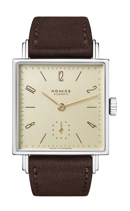 Nomos Glashütte Tetra 27 karat luxury timepiece - detailed view