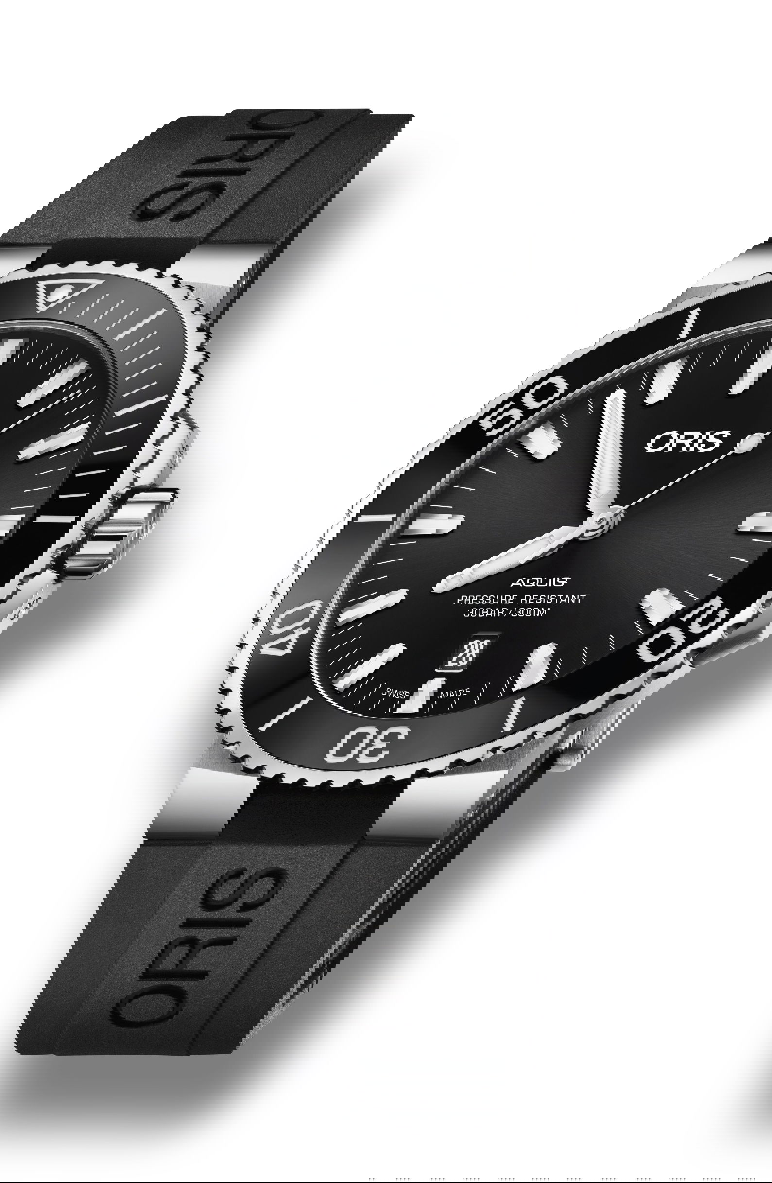 Oris Aquis Date luxury timepiece - detailed view