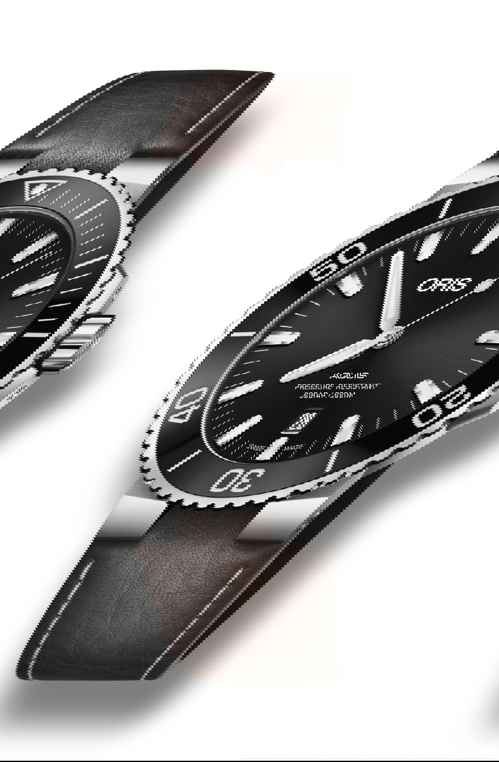 Oris Aquis Date luxury timepiece - detailed view