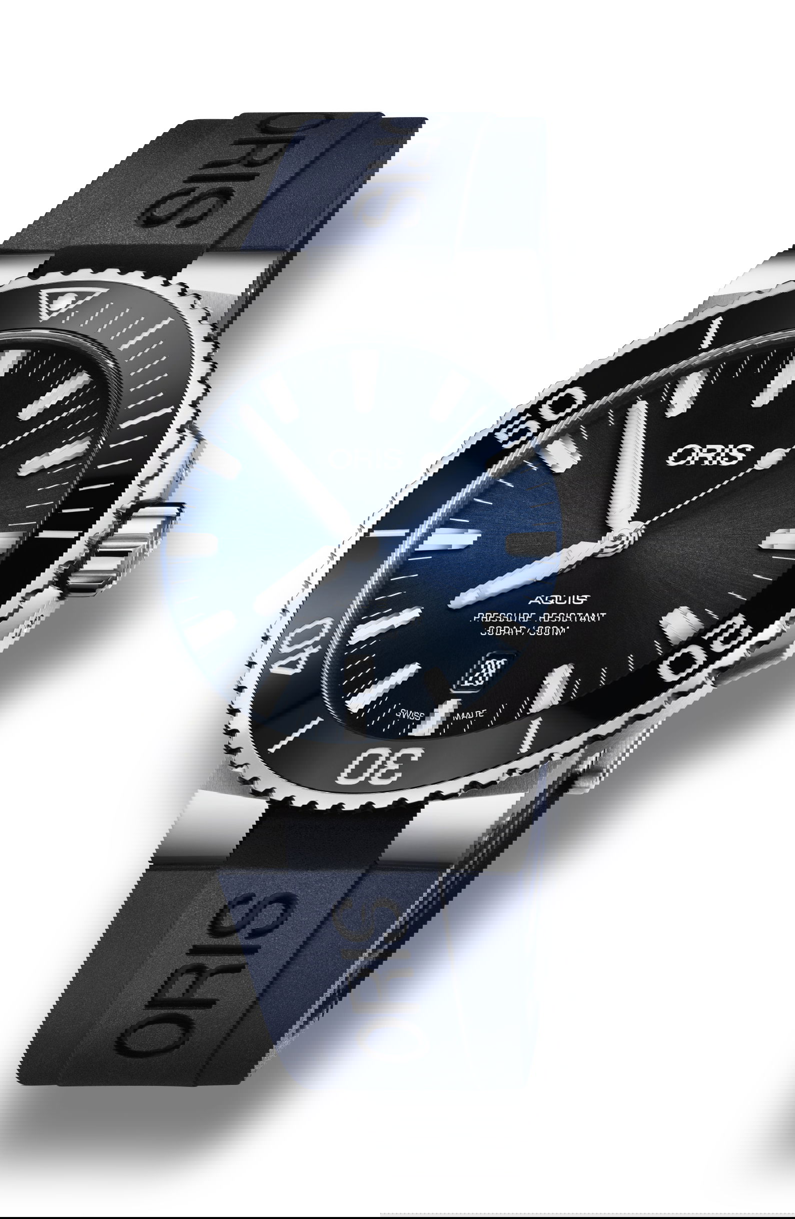 Oris Aquis Date luxury timepiece - detailed view
