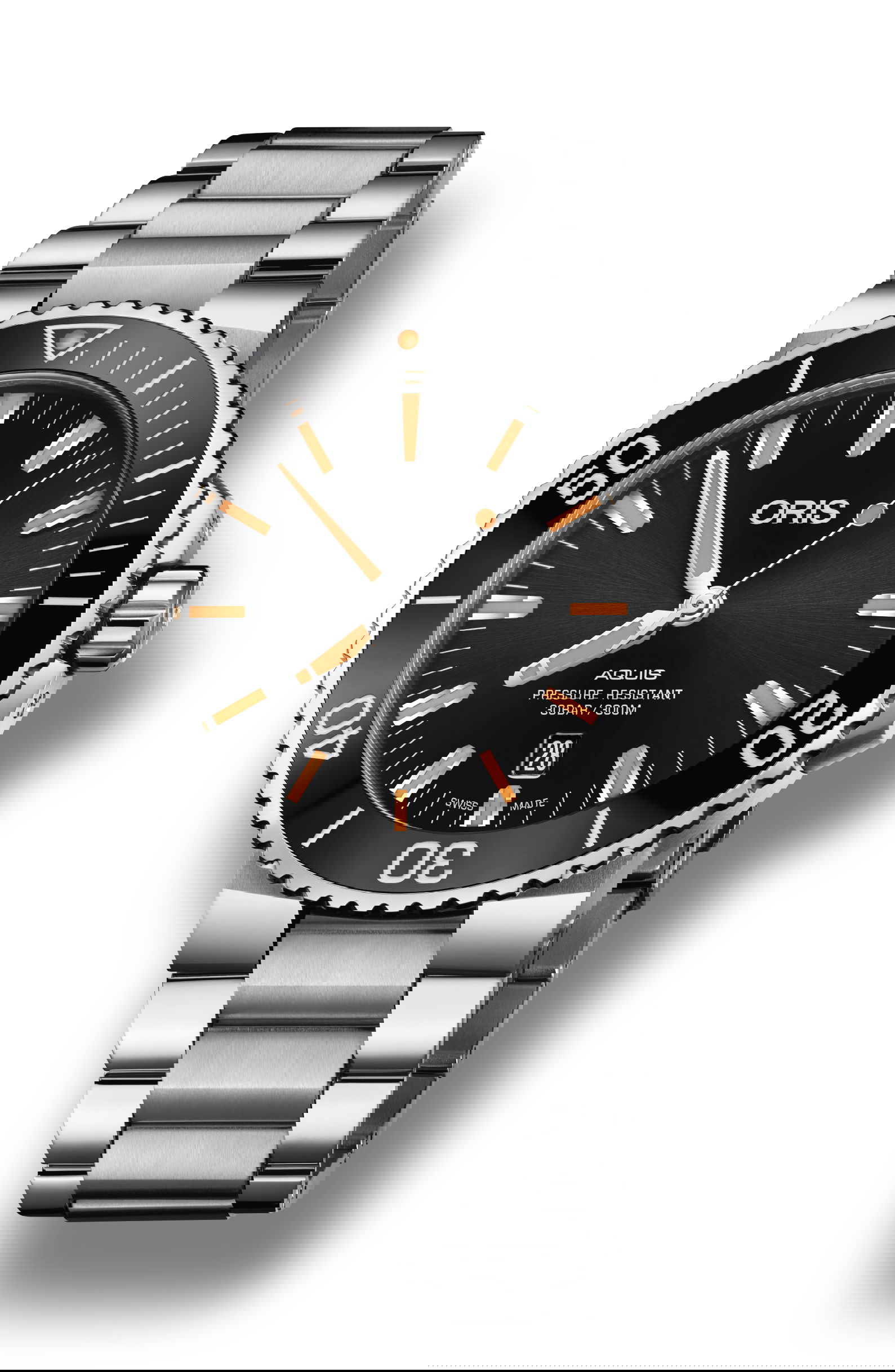 Oris Aquis Date luxury timepiece - detailed view