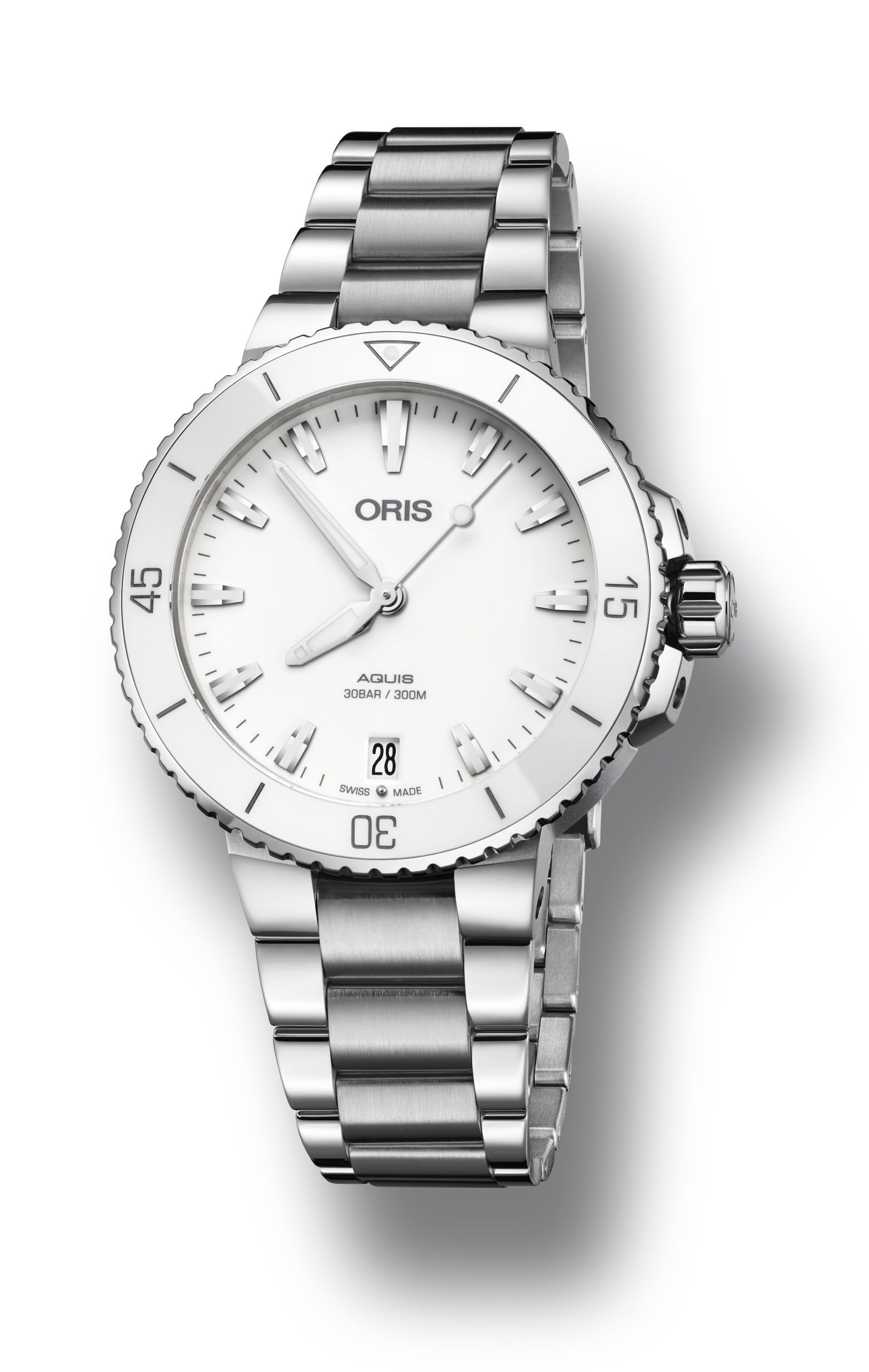 Oris Aquis Date luxury timepiece - detailed view