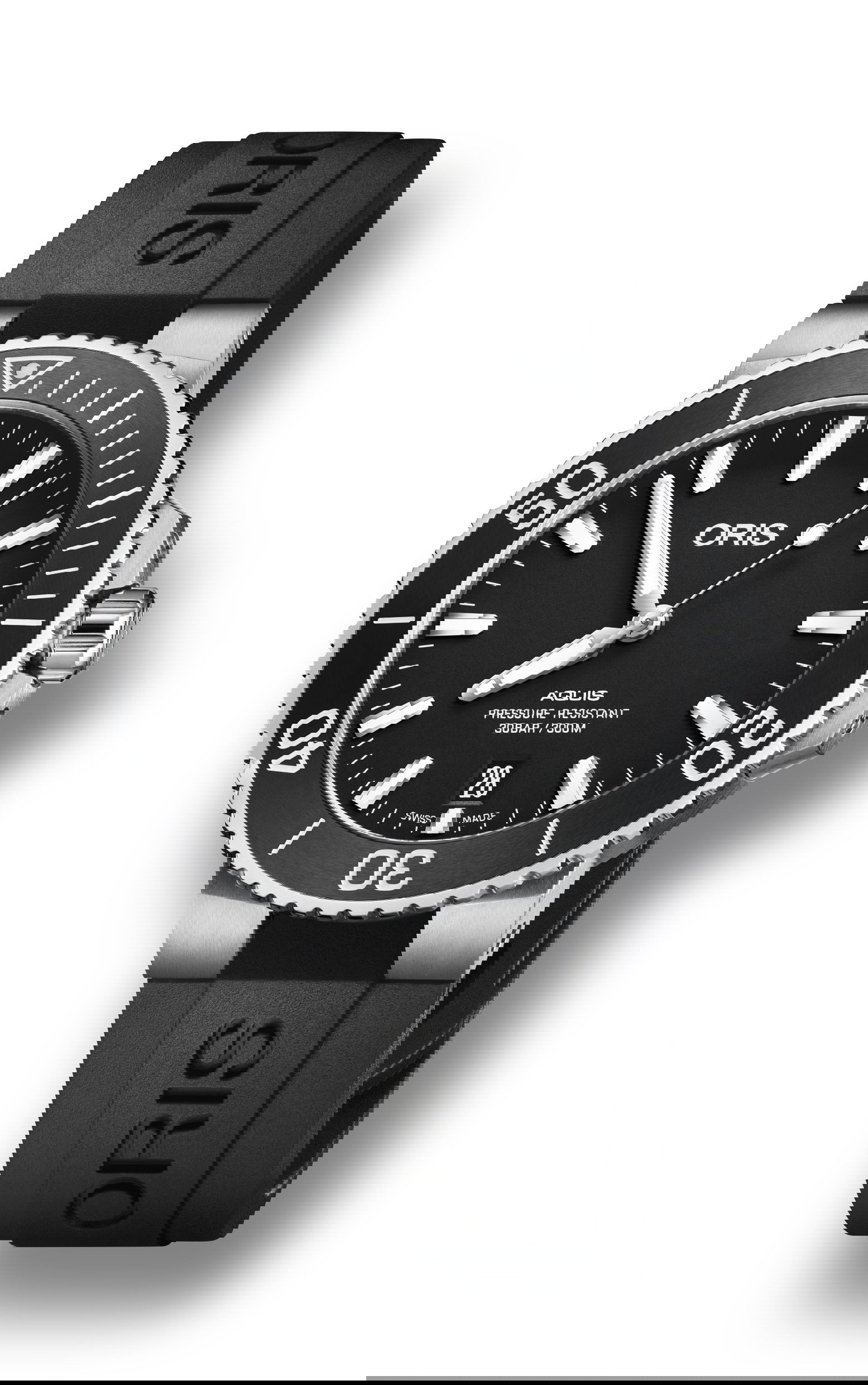 Oris Aquis Date luxury timepiece - detailed view