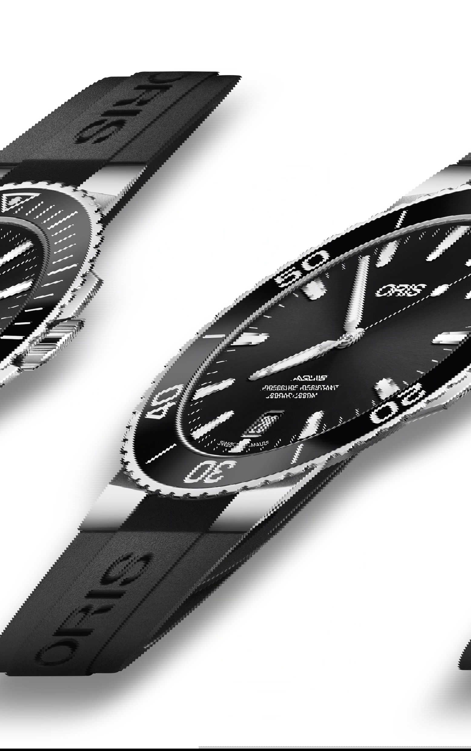Oris Aquis Date luxury timepiece - detailed view