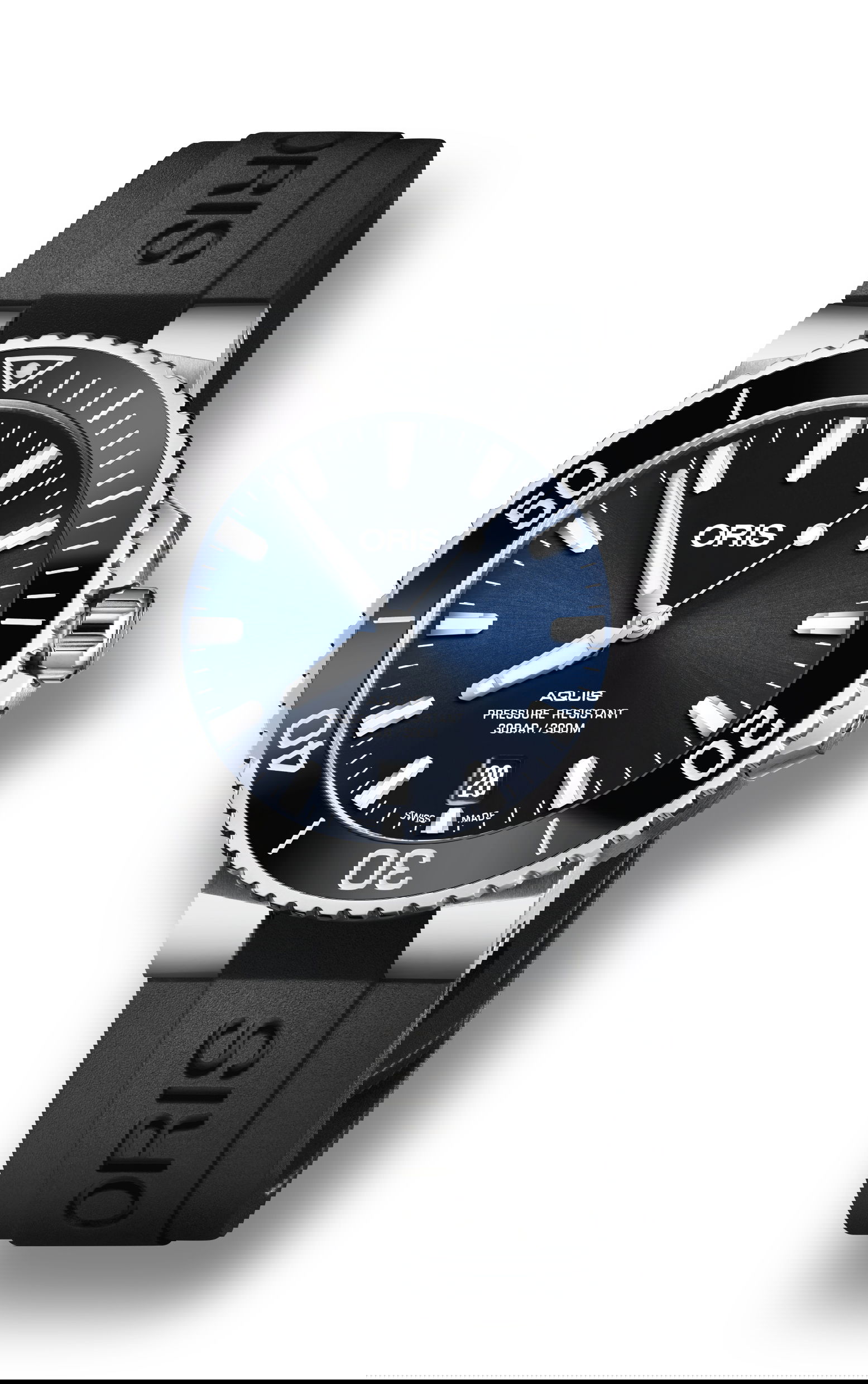 Oris Aquis Date luxury timepiece - detailed view