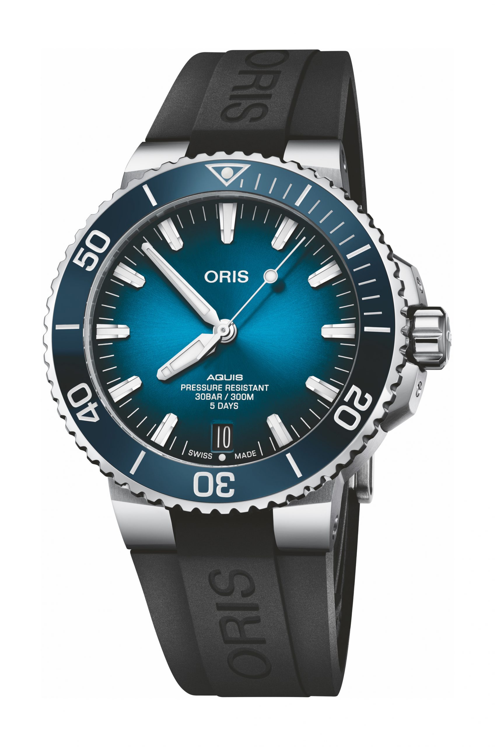 Oris Aquis Date Calibre 400 luxury timepiece - detailed view