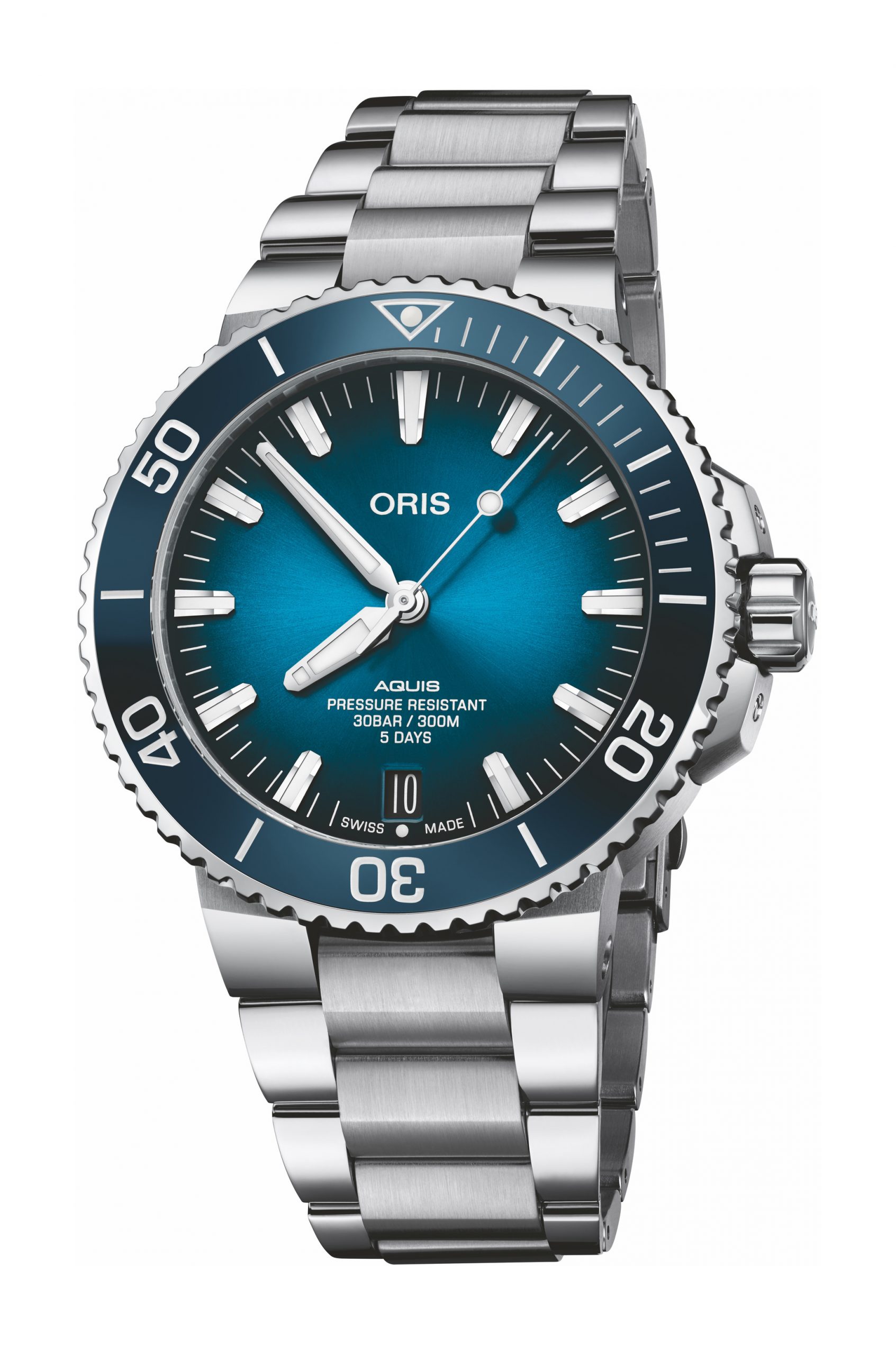 Oris Aquis Date Calibre 400 luxury timepiece - detailed view