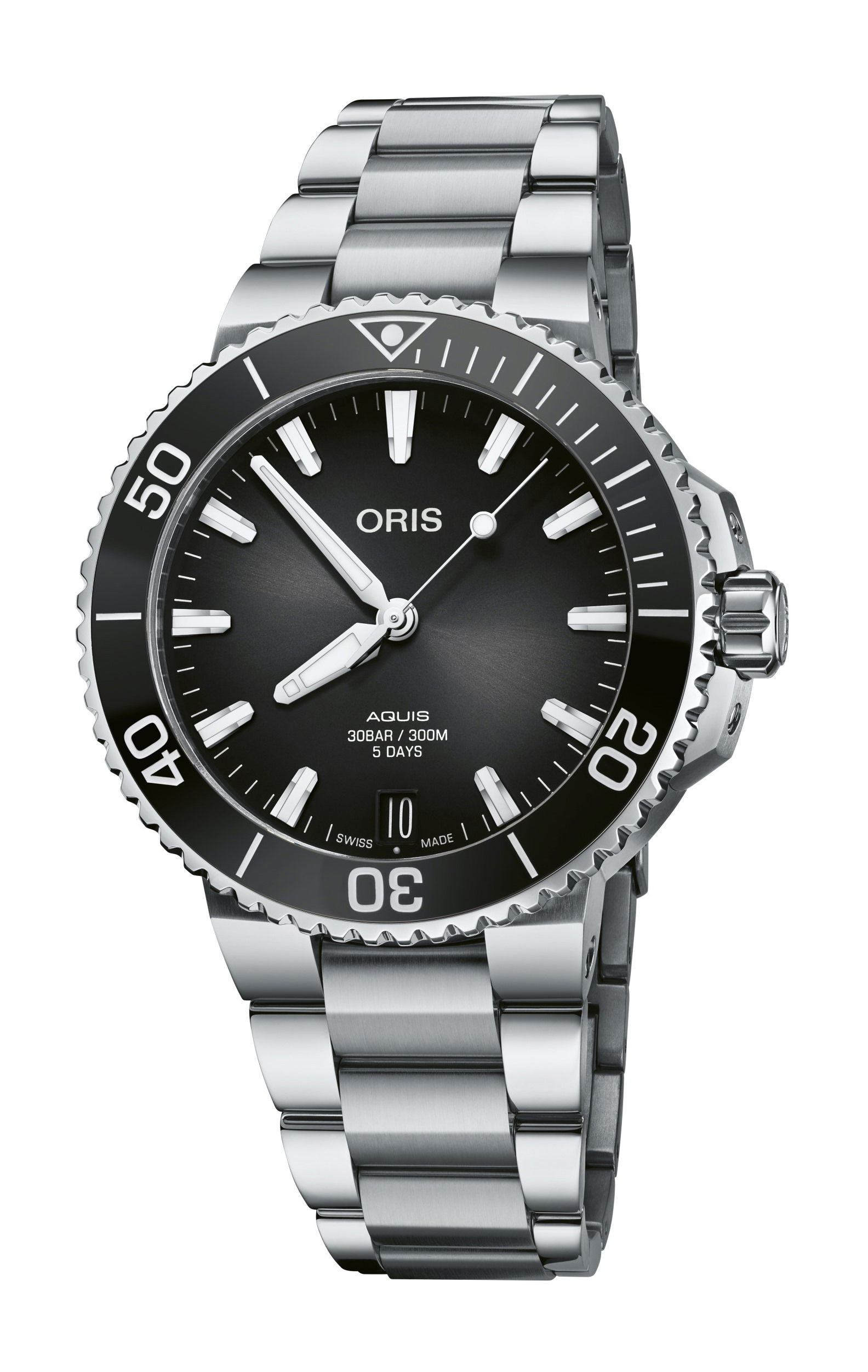 Oris Aquis Date Calibre 400 luxury timepiece - detailed view