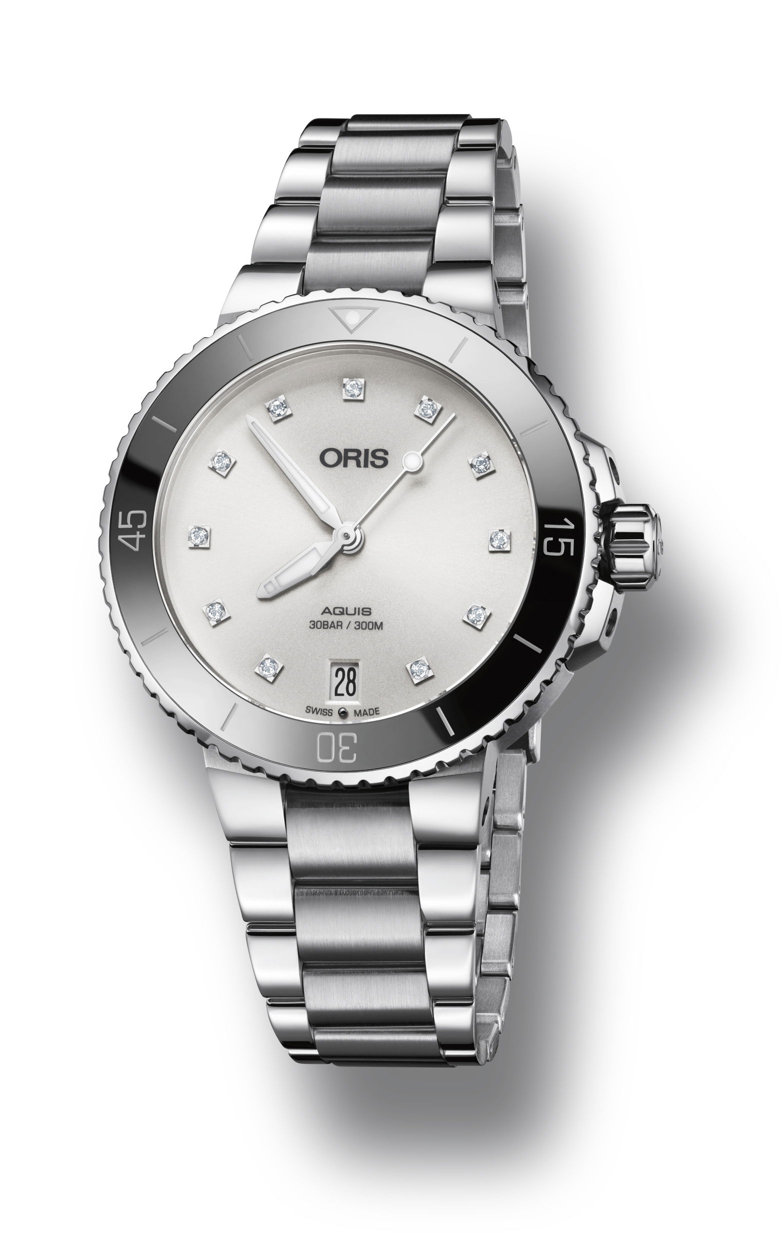 Oris Aquis Date Diamonds luxury timepiece - detailed view