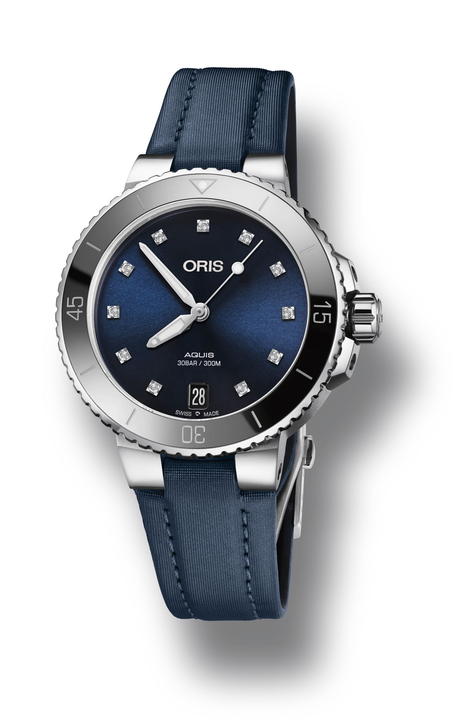 Oris Aquis Date Diamonds luxury timepiece - detailed view