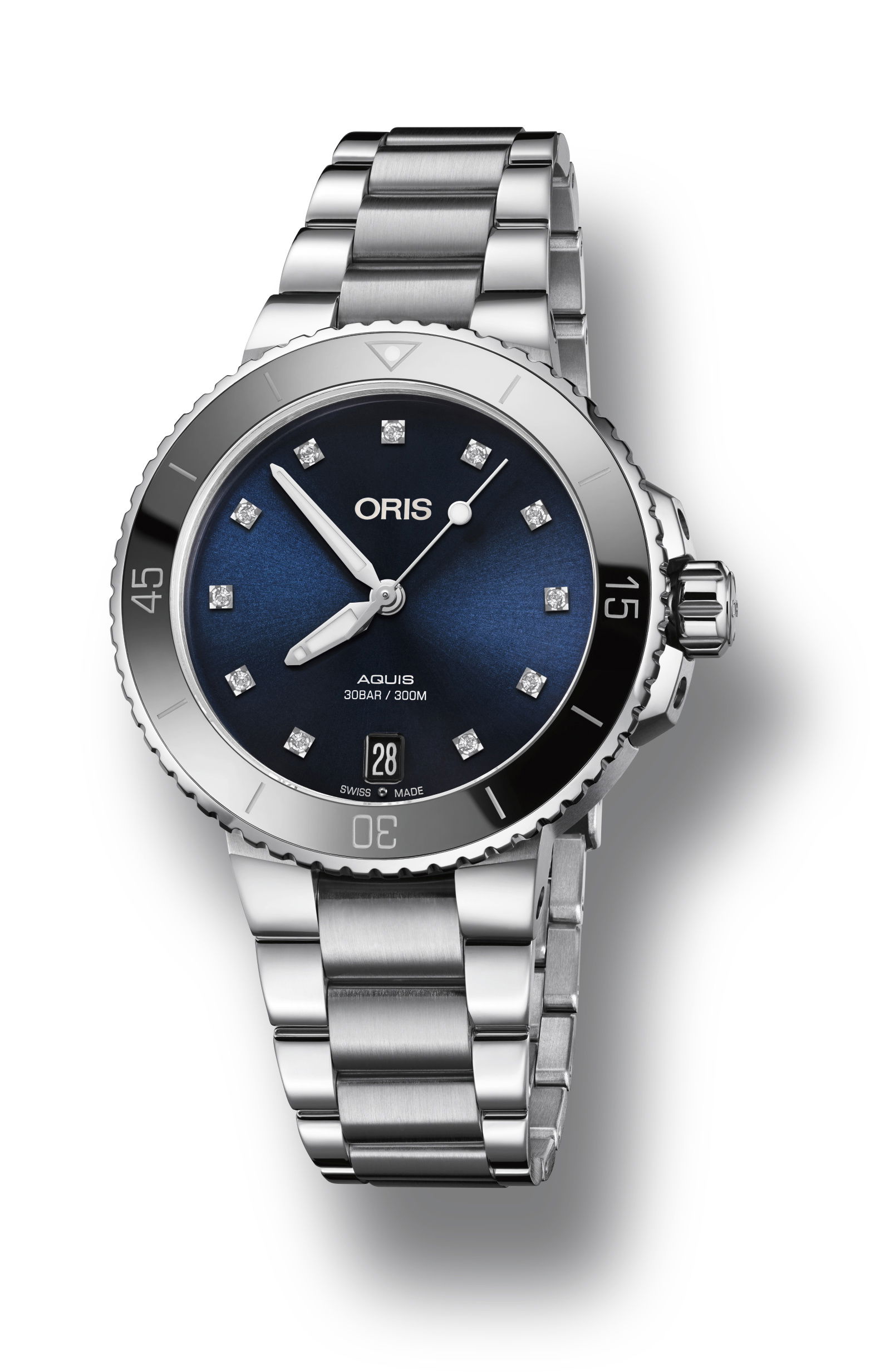 Oris Aquis Date Diamonds luxury timepiece - detailed view