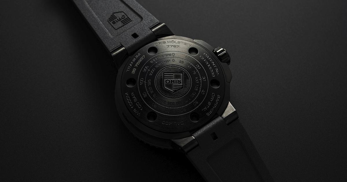 Oris AquisPro Date Calibre 400 - View 3