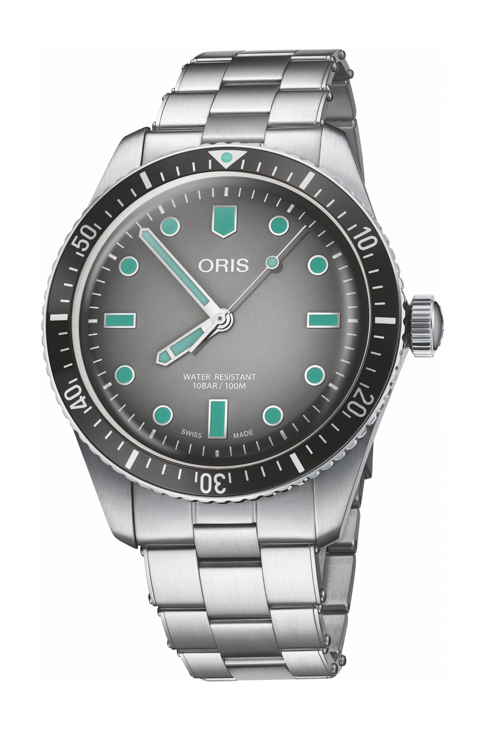 Oris Divers Sixty-Five luxury timepiece - detailed view