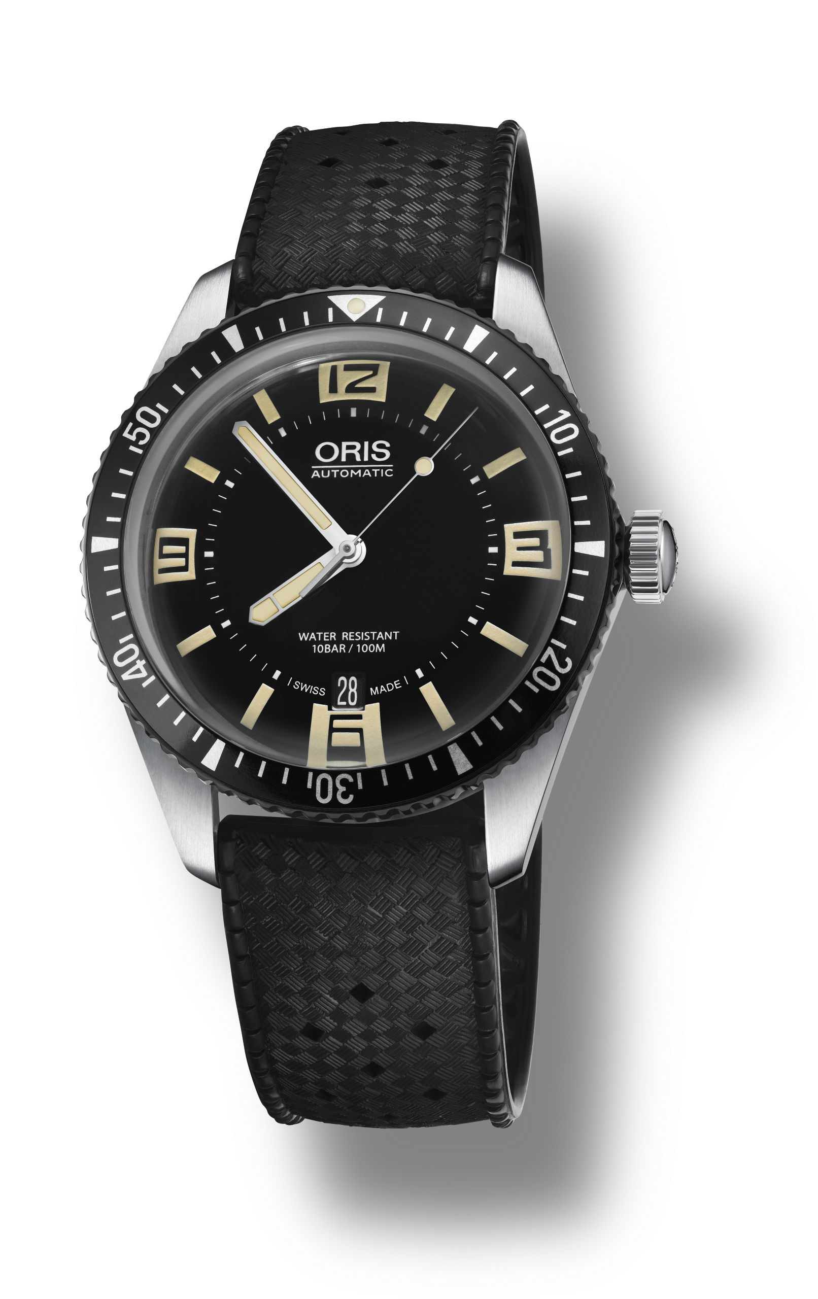 Oris Divers Sixty-Five luxury timepiece - detailed view