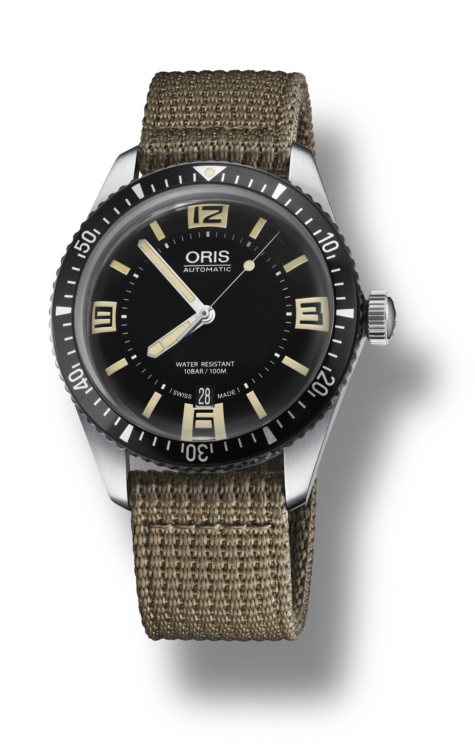 Oris Divers Sixty-Five luxury timepiece - detailed view