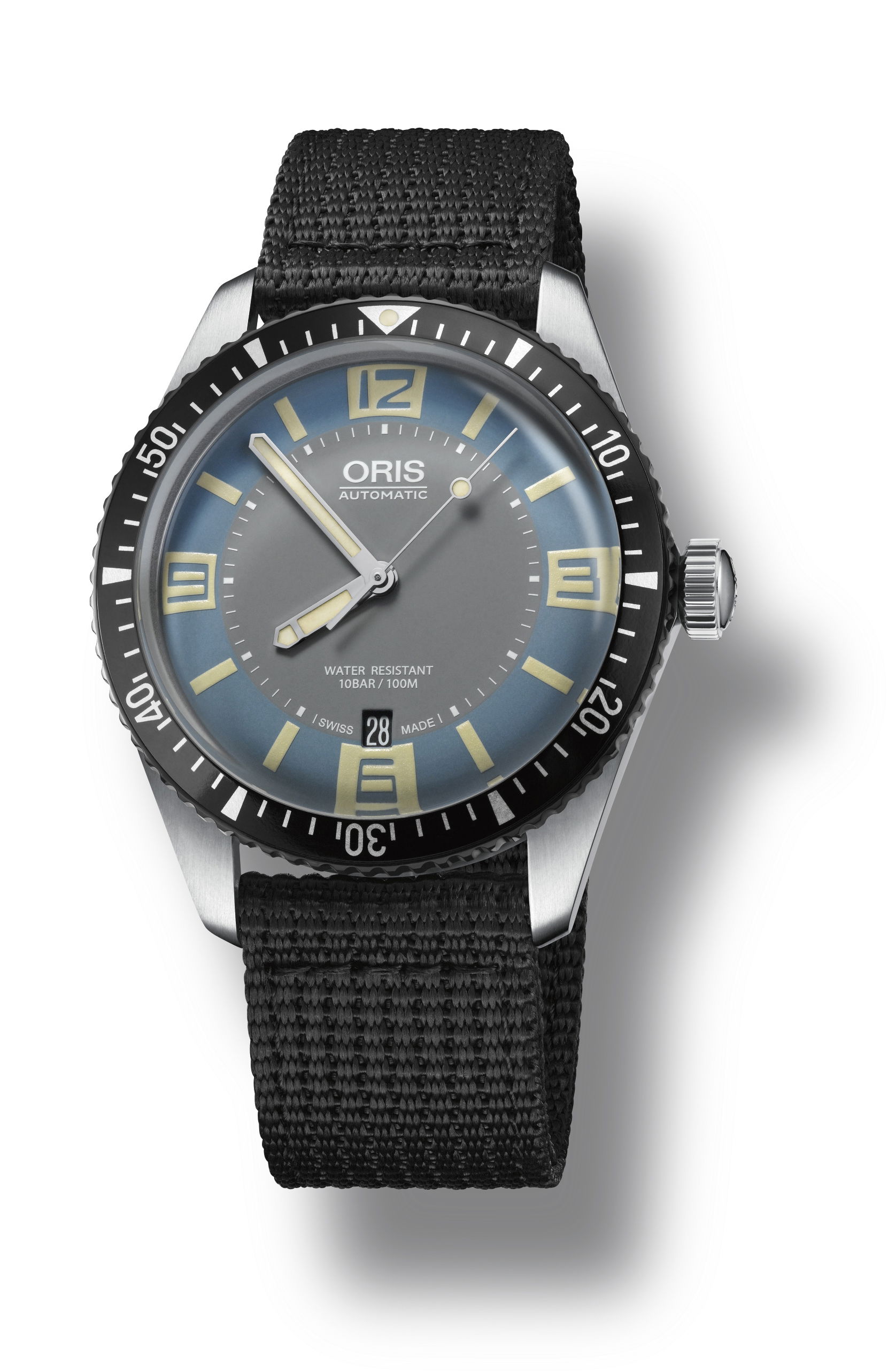 Oris Divers Sixty-Five luxury timepiece - detailed view