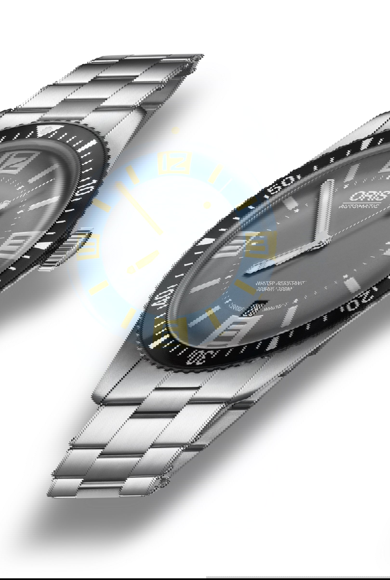Oris Divers Sixty-Five luxury timepiece - detailed view