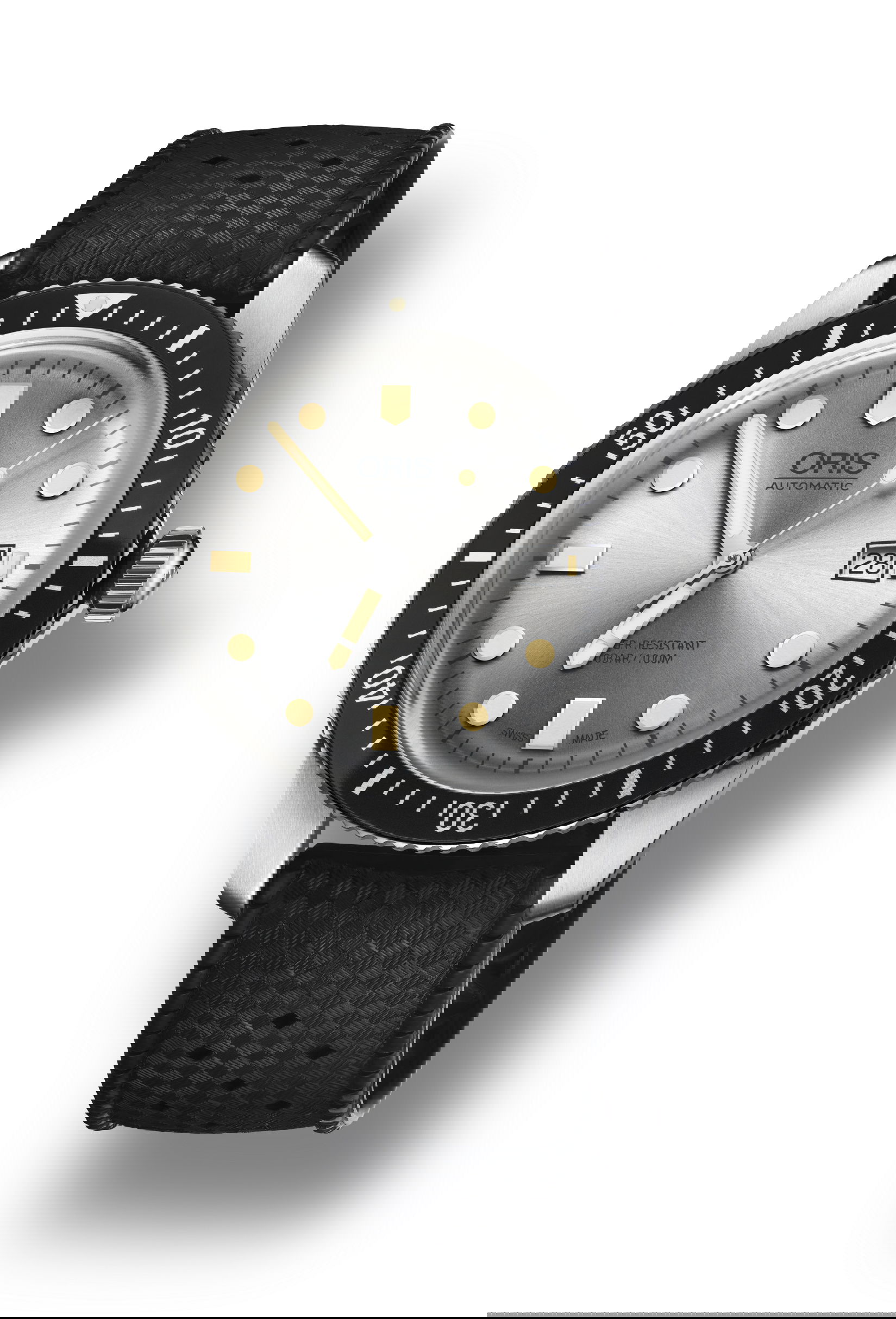 Oris Divers Sixty-Five luxury timepiece - detailed view