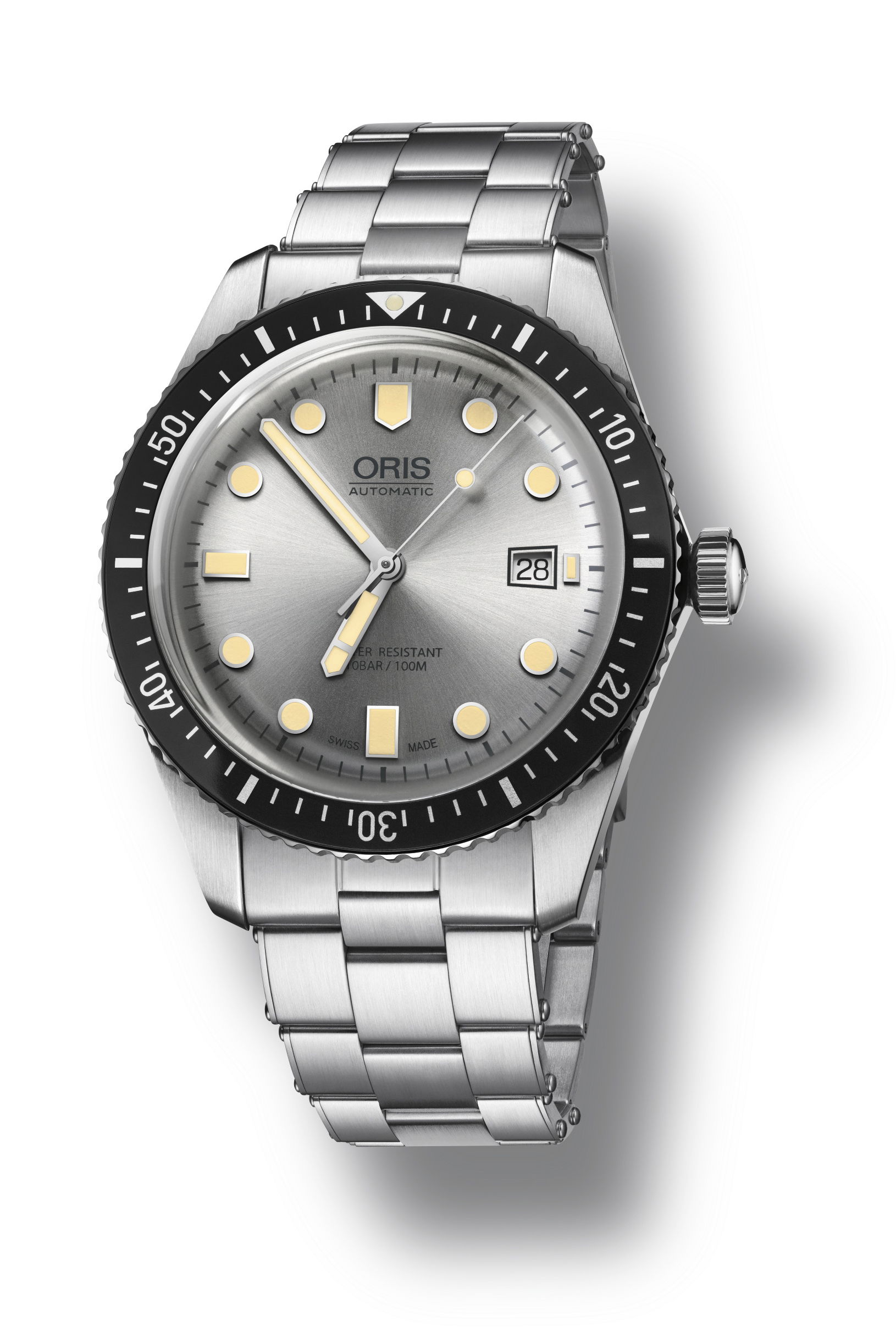 Oris Divers Sixty-Five luxury timepiece - detailed view