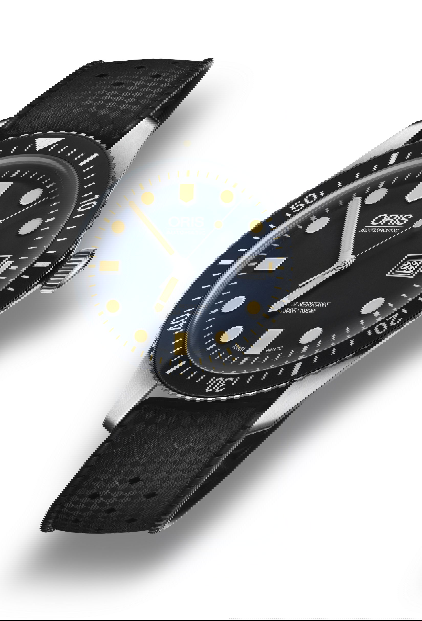 Oris Divers Sixty-Five luxury timepiece - detailed view