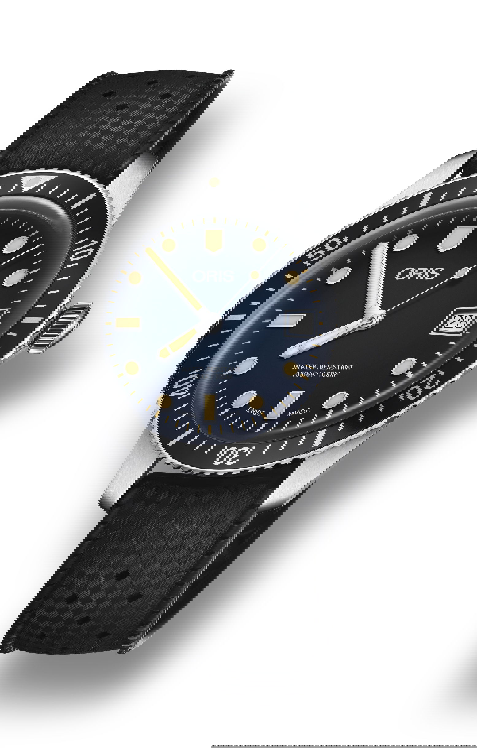 Oris Divers Sixty-Five luxury timepiece - detailed view