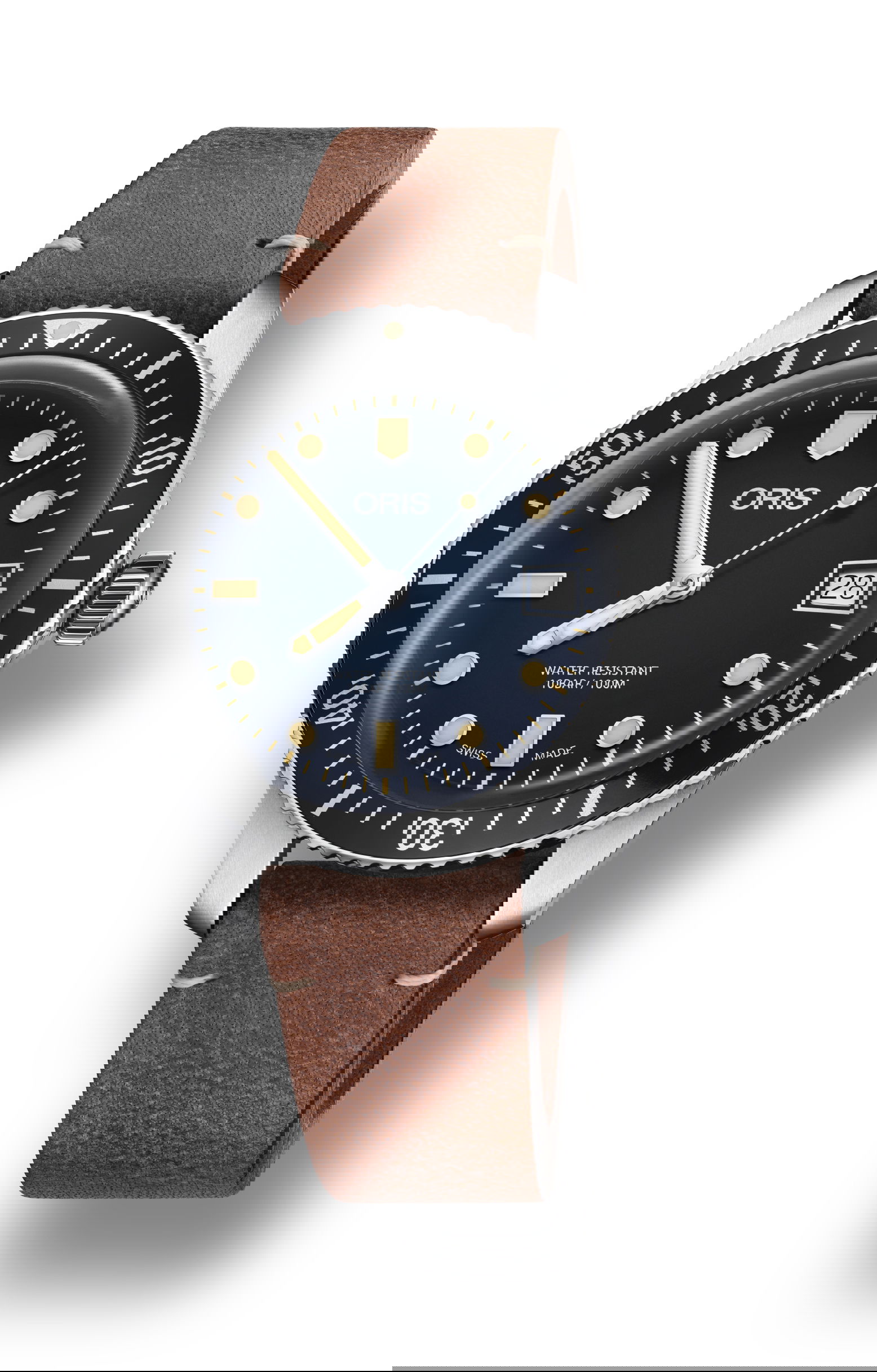 Oris Divers Sixty-Five luxury timepiece - detailed view