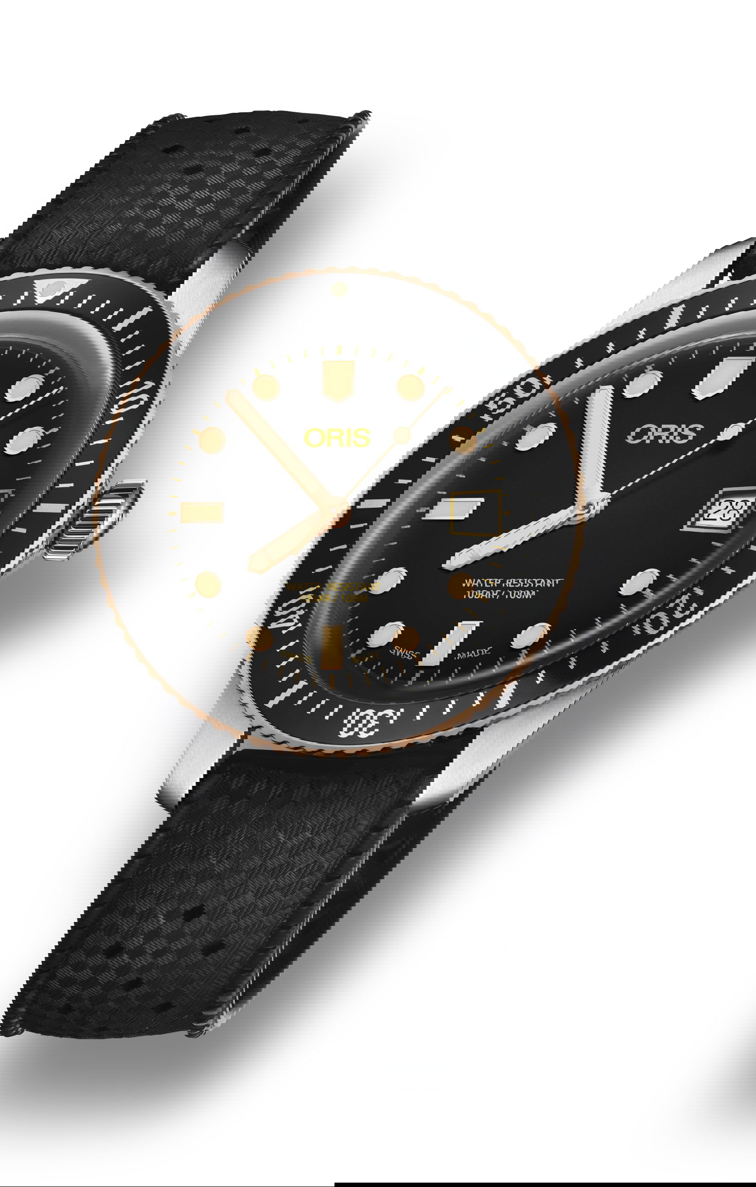 Oris Divers Sixty-Five luxury timepiece - detailed view