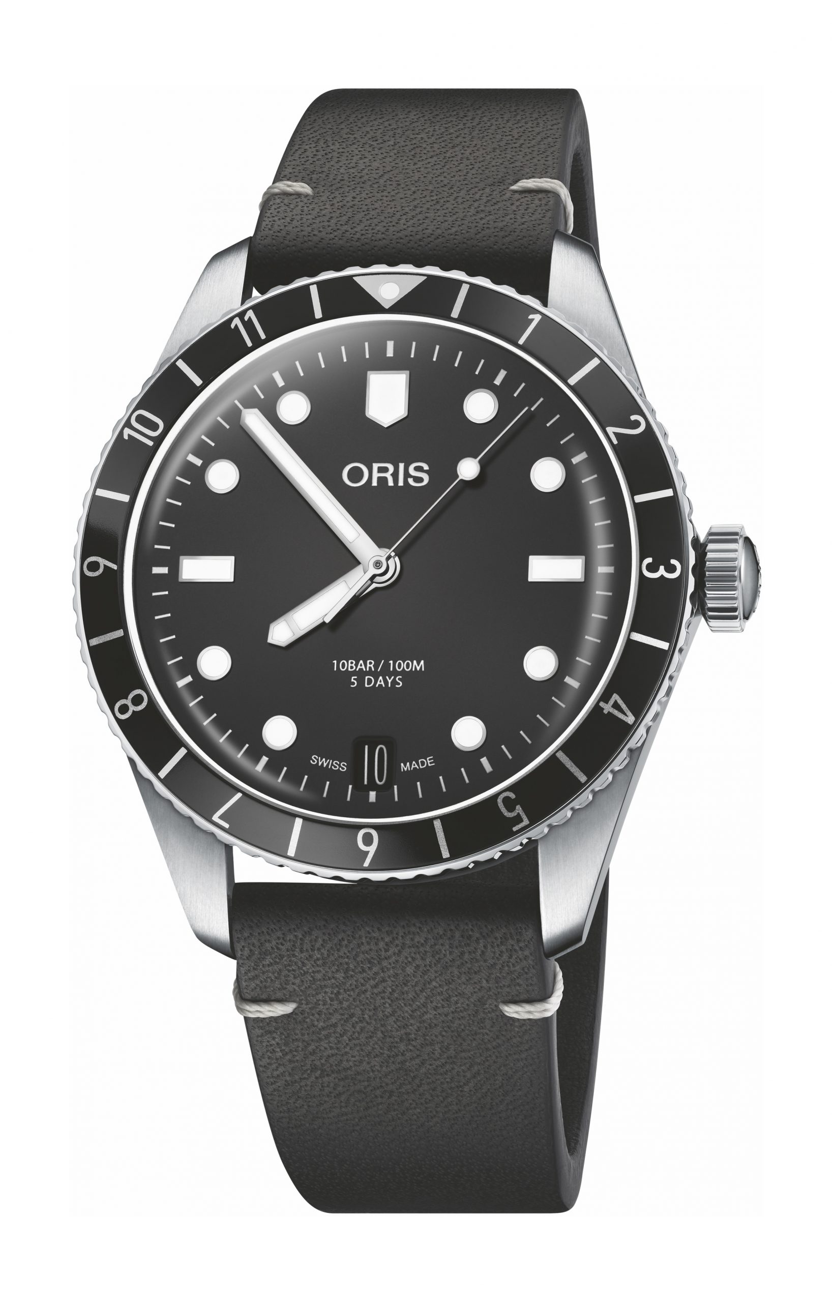 Oris Divers Sixty-Five 12H Calibre 400 luxury timepiece - detailed view