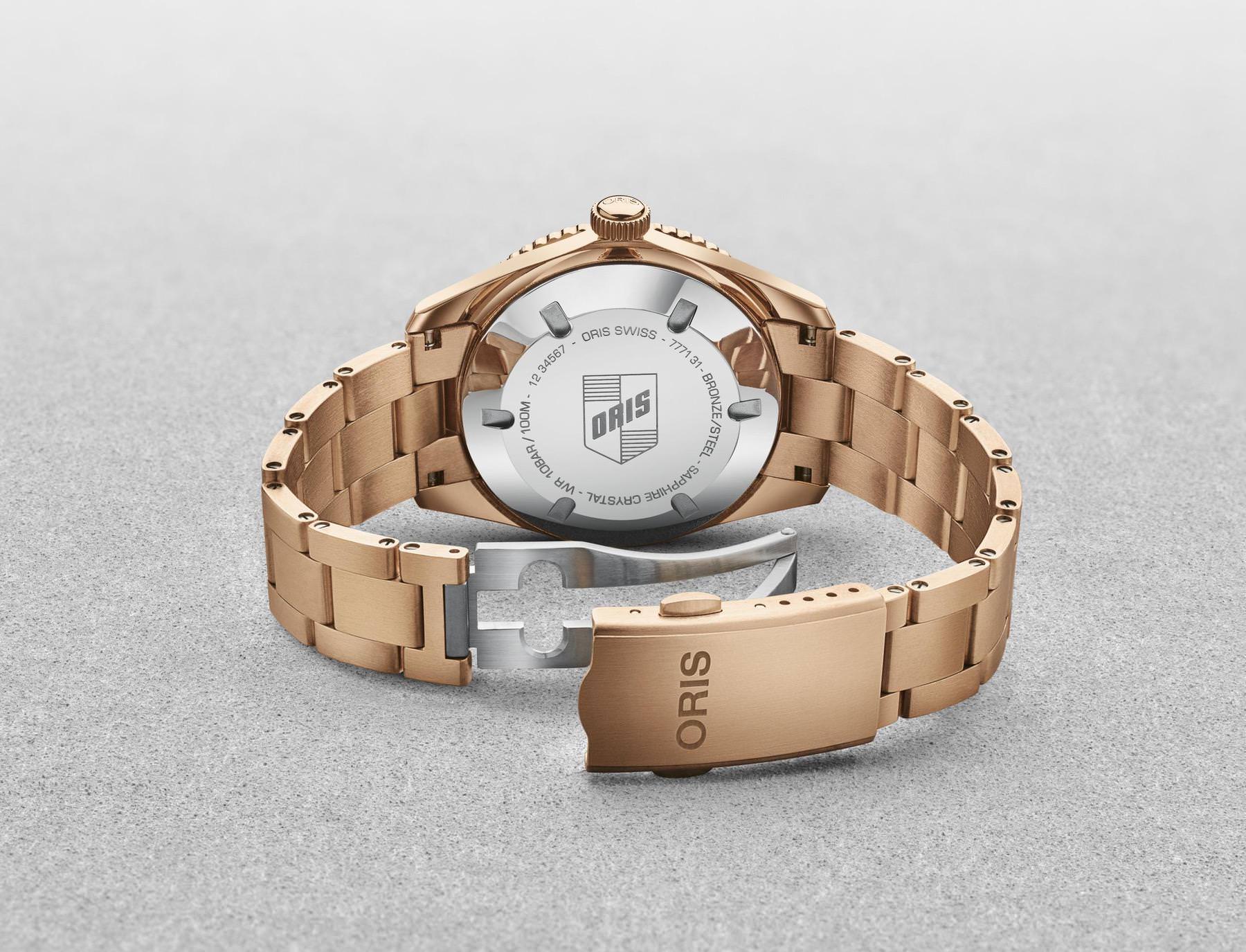 Oris Divers Sixty-Five ‘Cotton Candy’ - View 3